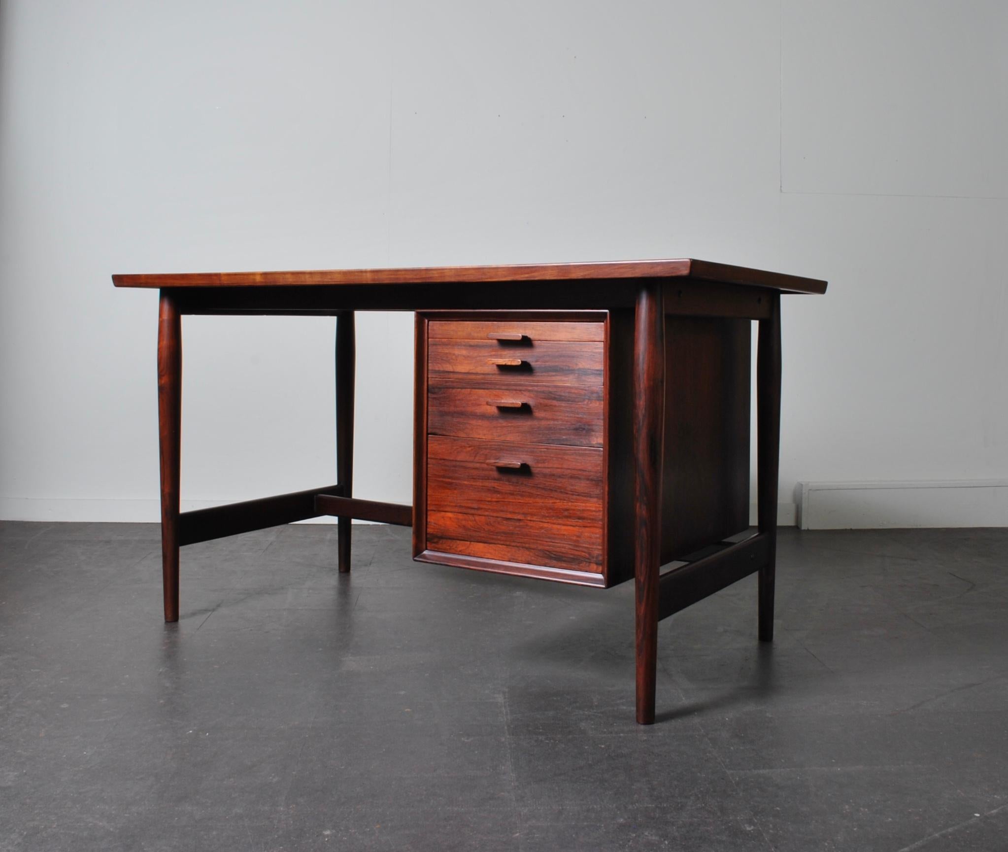 Arne Vodder Rosewood Desk In Good Condition In London, GB