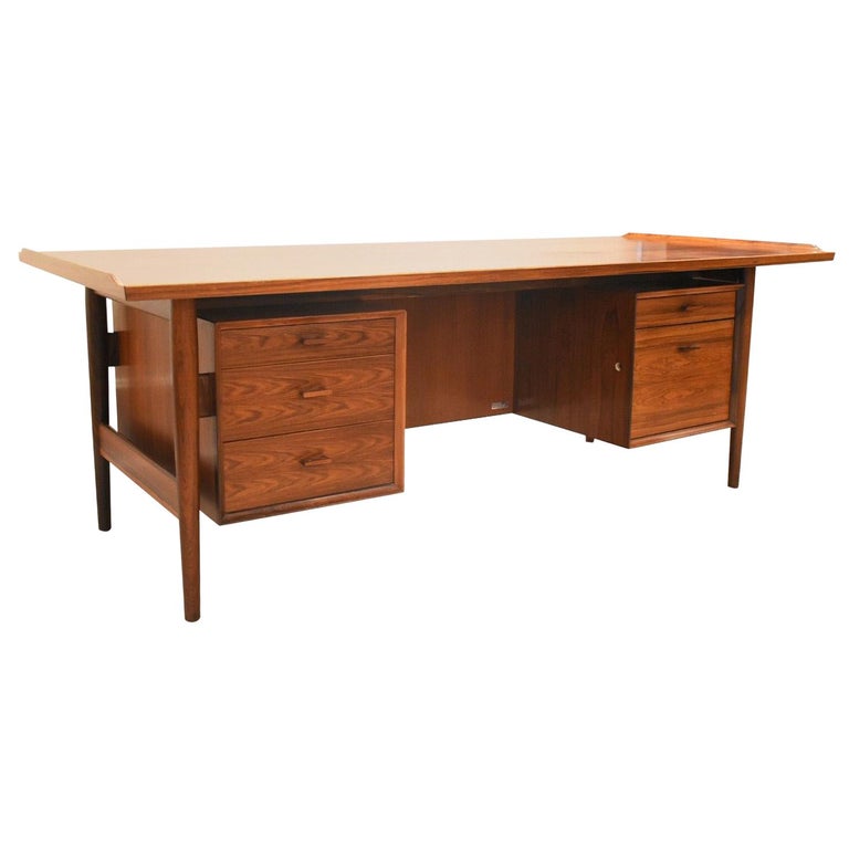 Arne Vodder Rosewood Desk for Sibast, 1960s Model 207 at 1stDibs