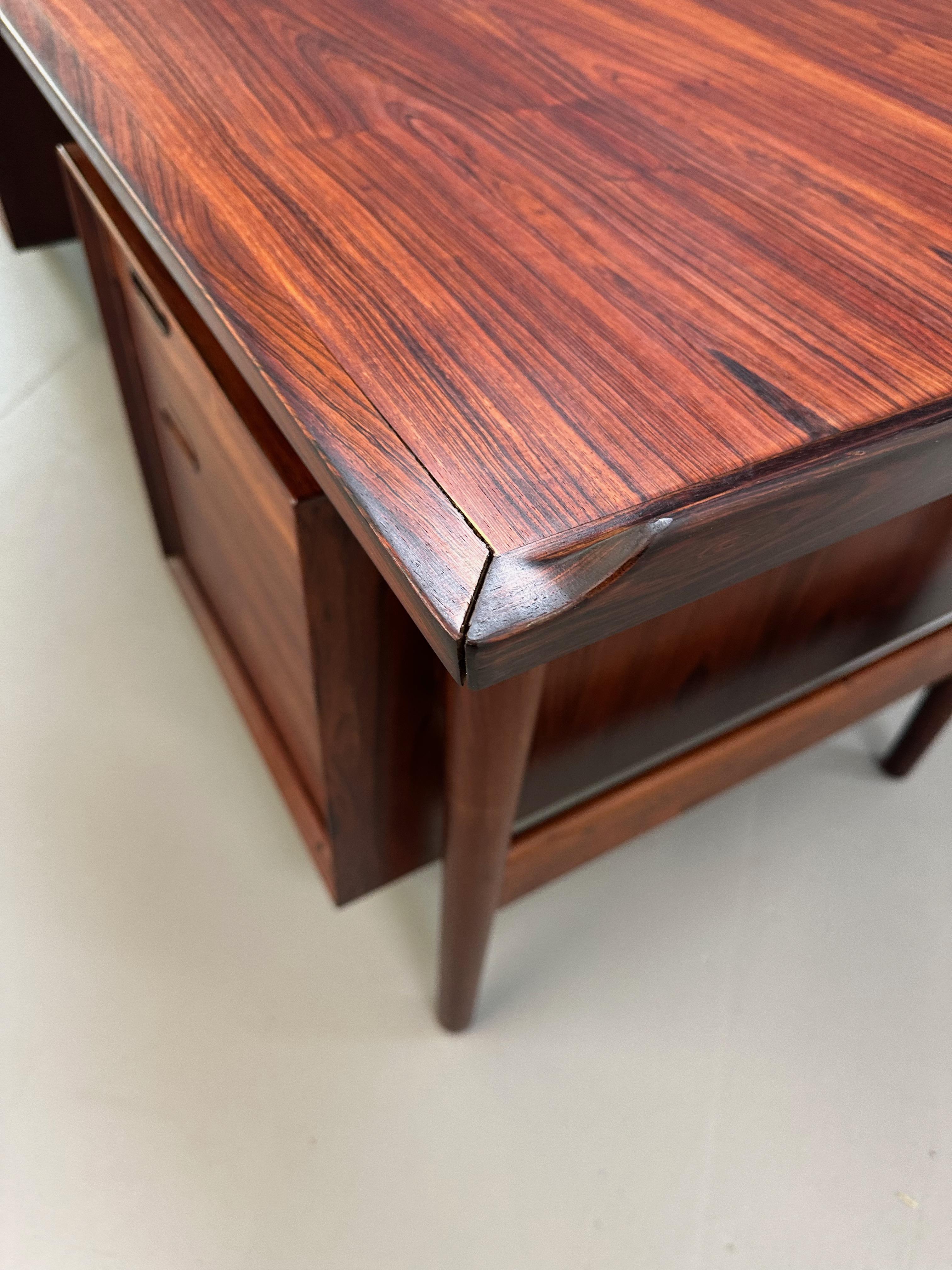 Arne Vodder Rosenholz-Schreibtisch 207 für Sibast, Dänemark, 1960er Jahre im Angebot 4