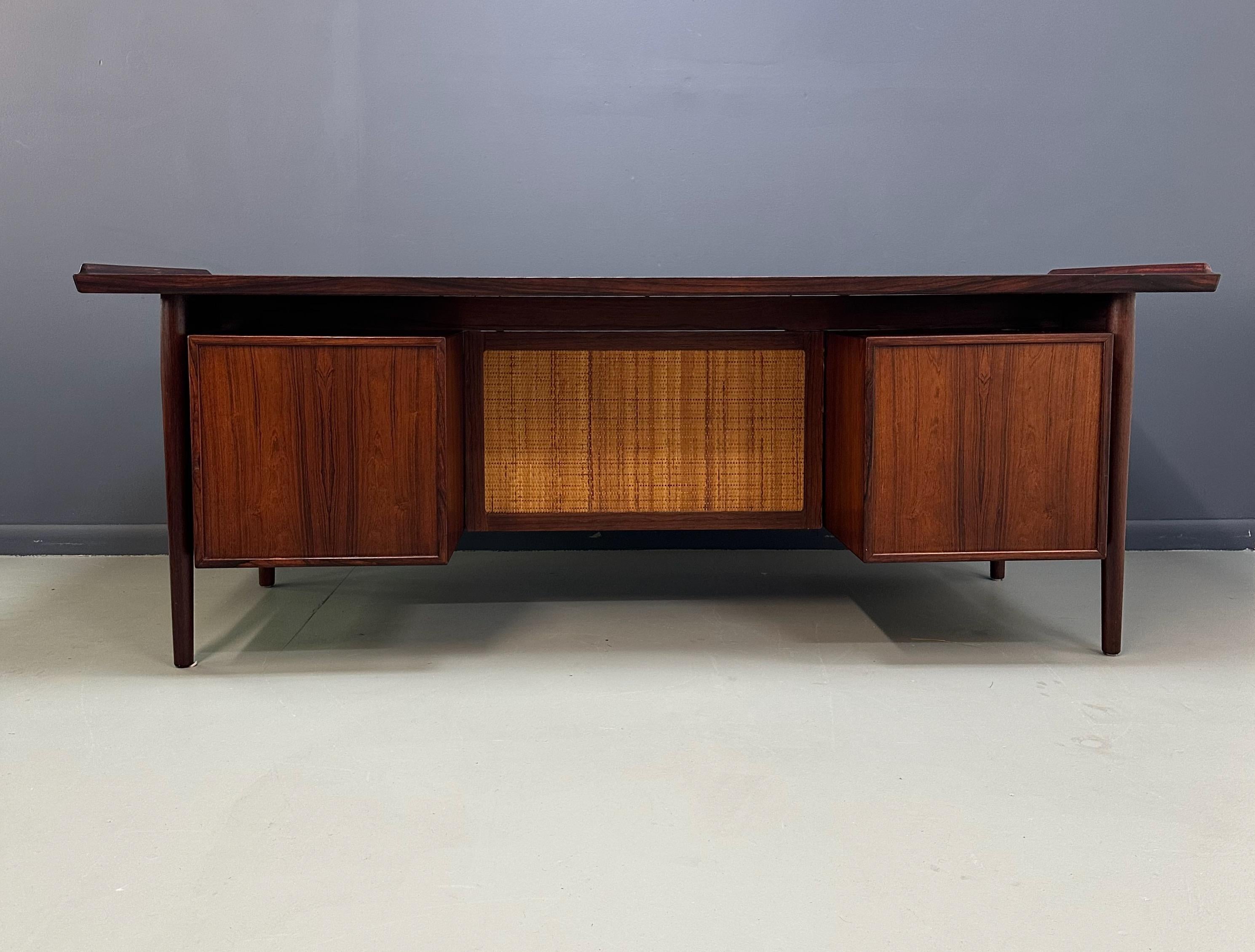 Arne Vodder Rosenholz-Schreibtisch 207 für Sibast, Dänemark, 1960er Jahre im Angebot 10