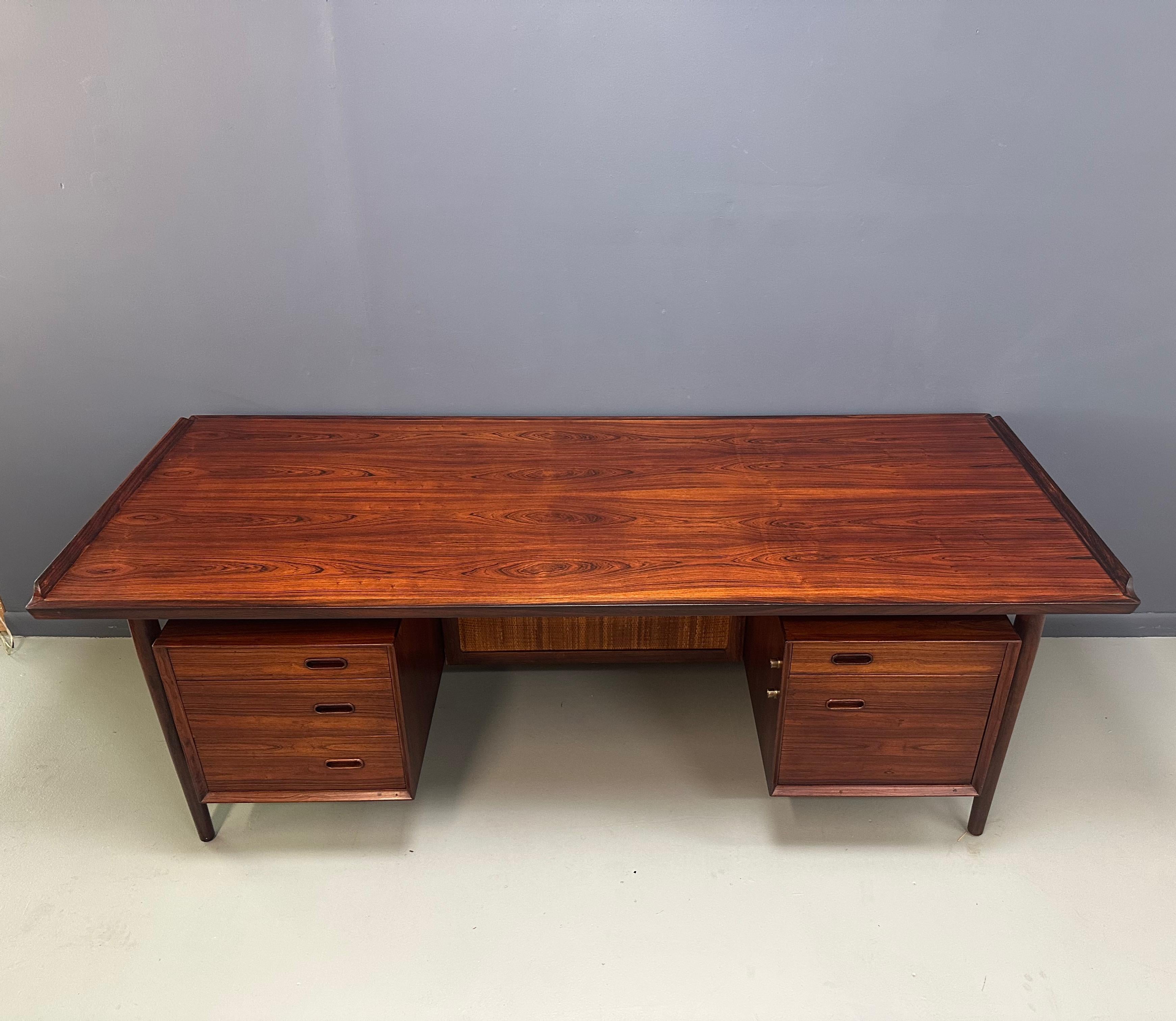 Arne Vodder Rosenholz-Schreibtisch 207 für Sibast, Dänemark, 1960er Jahre im Angebot 2