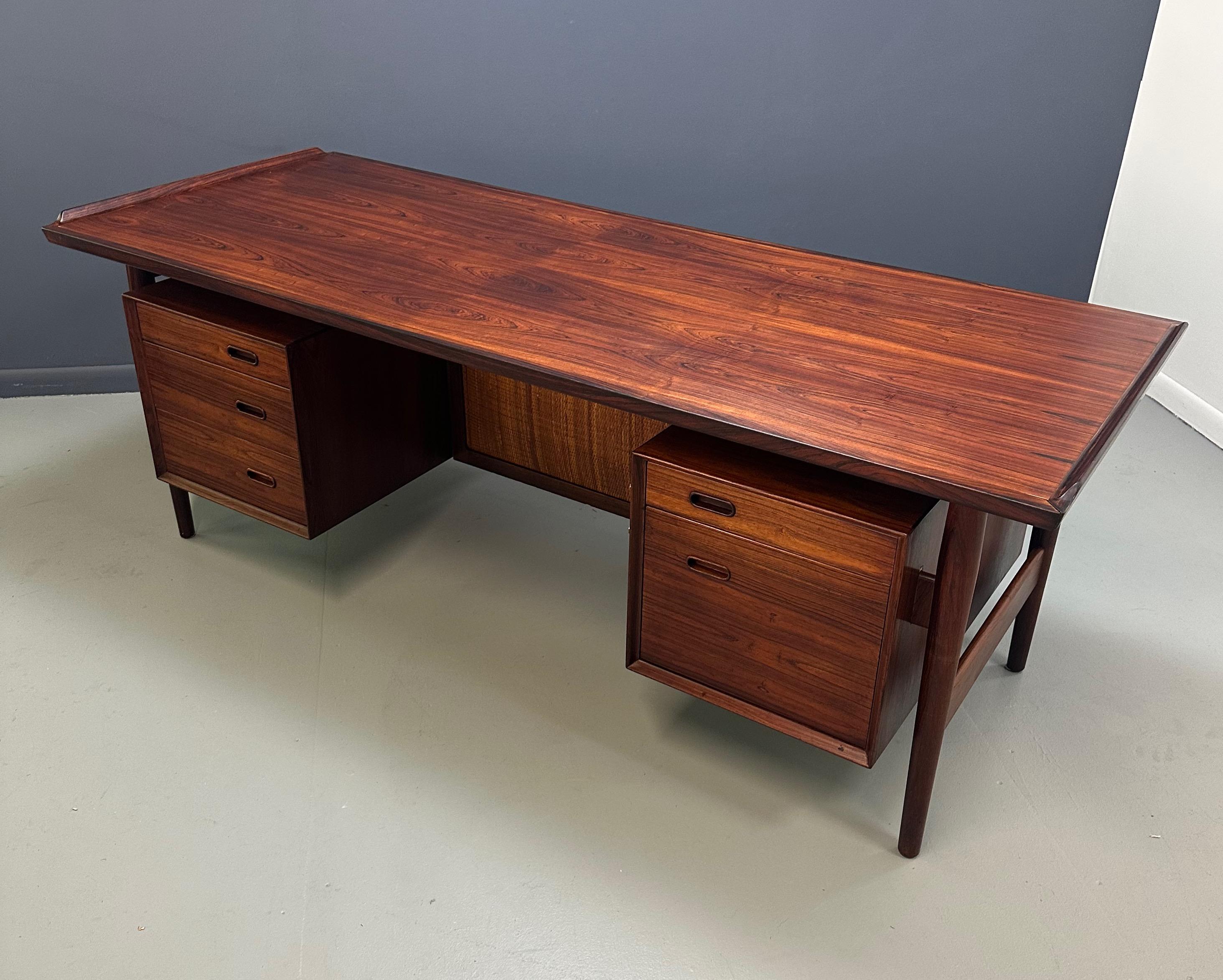 Arne Vodder Rosenholz-Schreibtisch 207 für Sibast, Dänemark, 1960er Jahre im Angebot 3