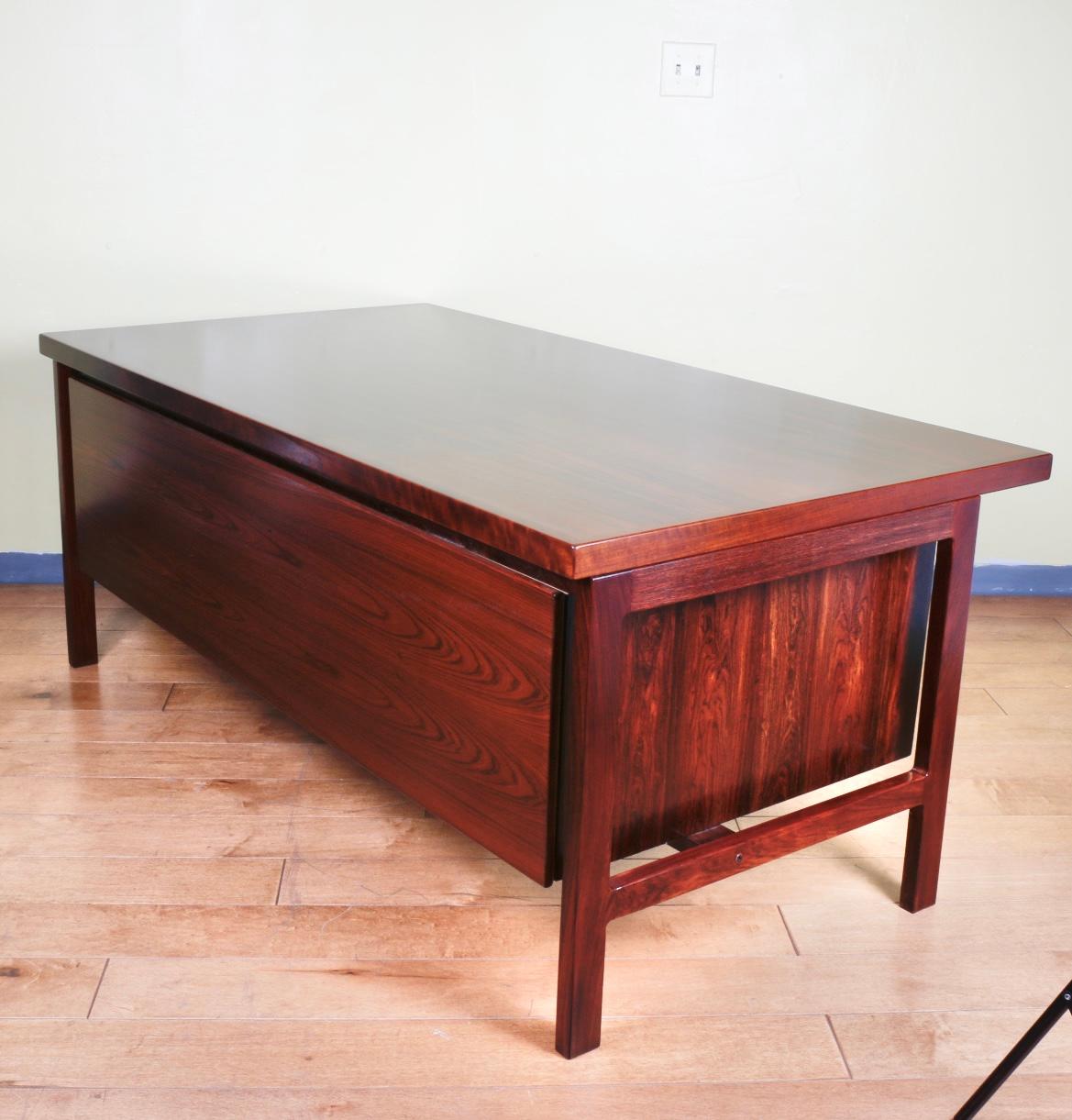 Arne Vodder Rosewood Executive Desk For Sale 4