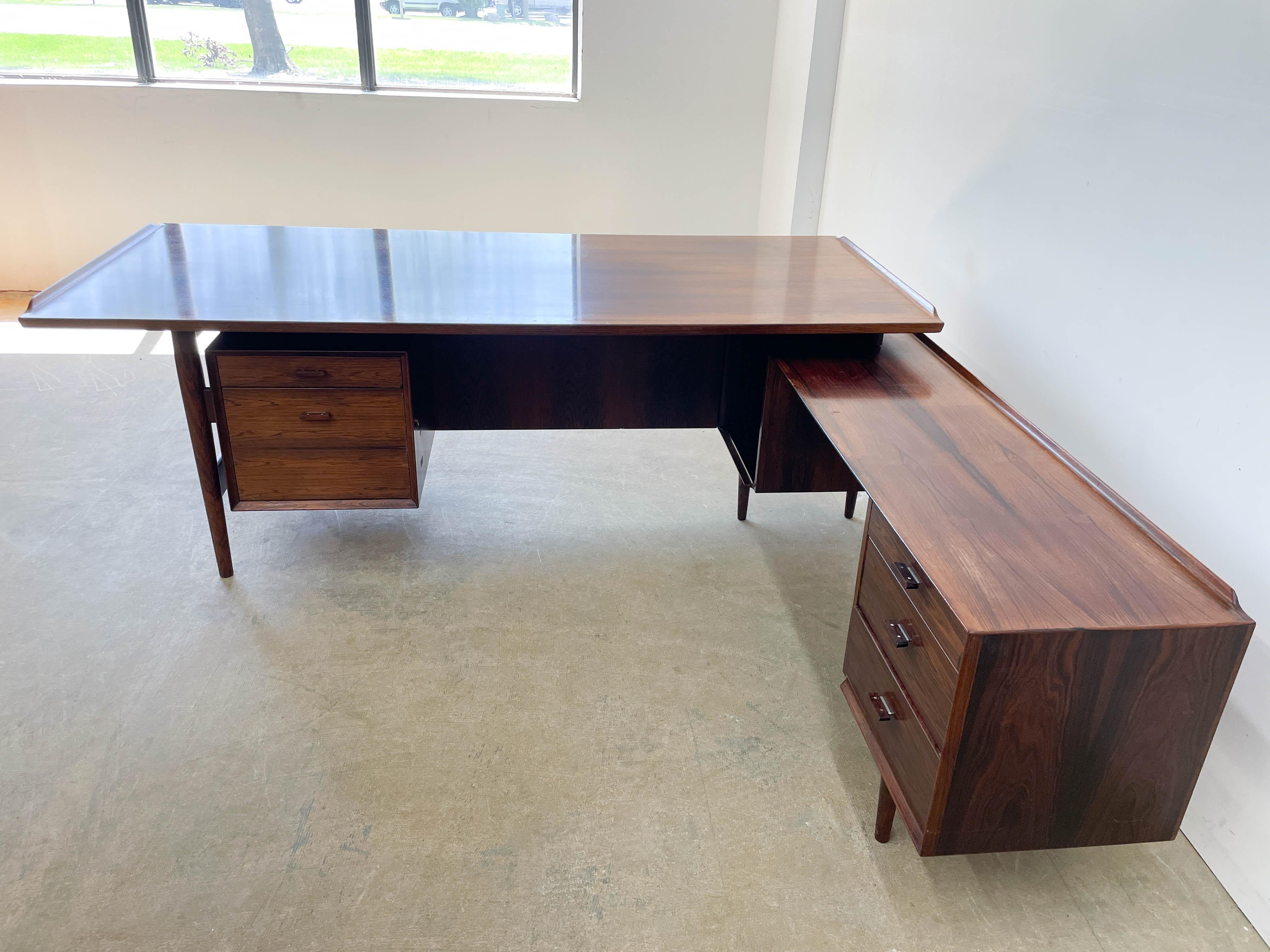 Arne Vodder Rosewood Executive Desk for Sibast 2