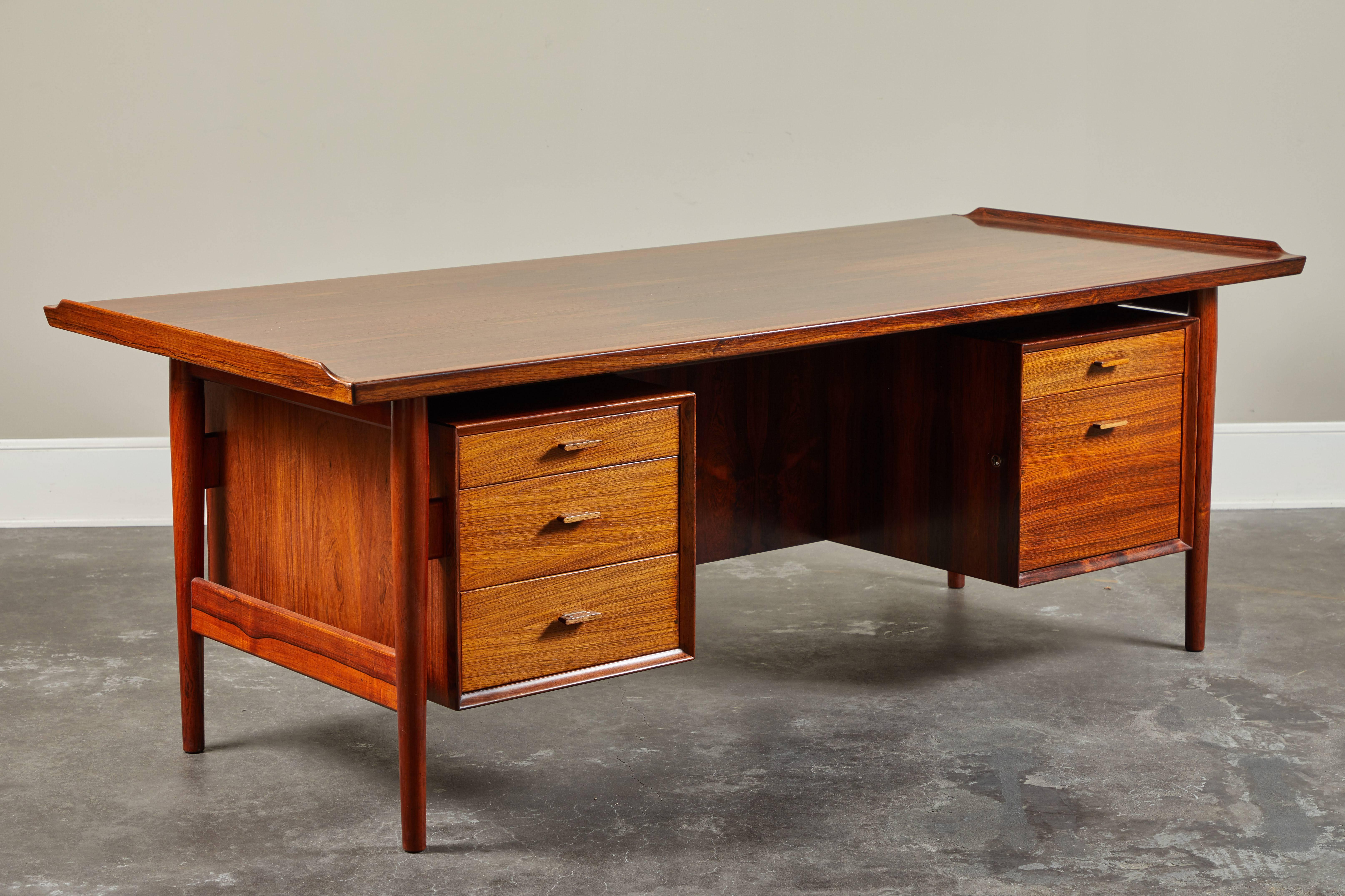 Arne Vodder Rosewood Extra Large Midcentury Danish Desk 1