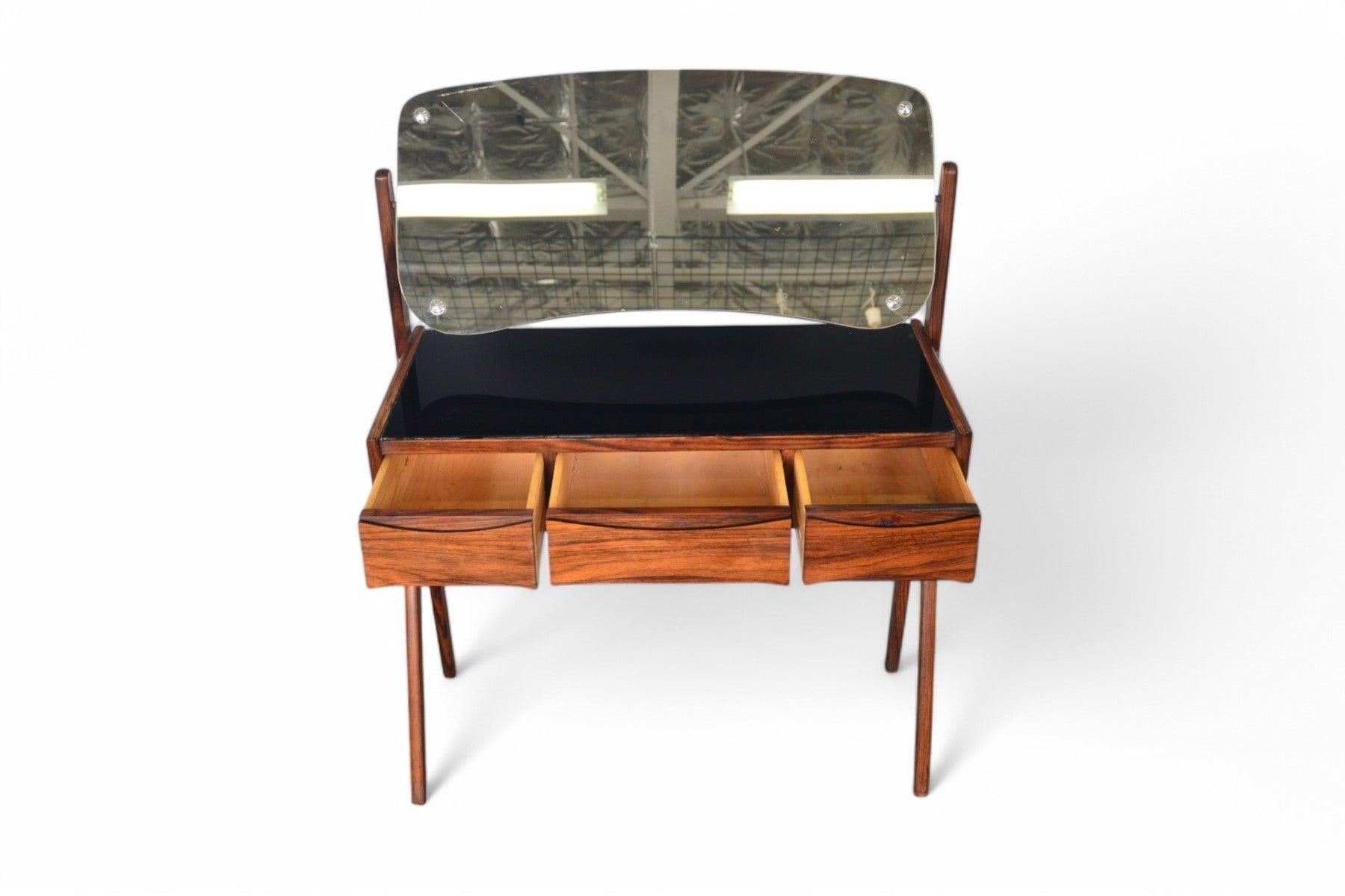 Mid-Century moderno Vanità in palissandro con specchio girevole di Arne Vodder in vendita