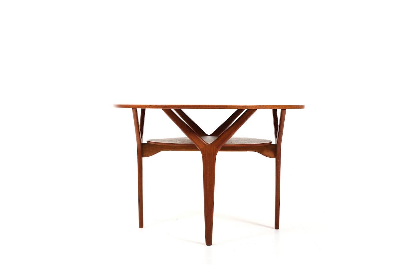 Mid-Century Modern Arne Vodder Round Teak Sofa Table 1960s For Sale