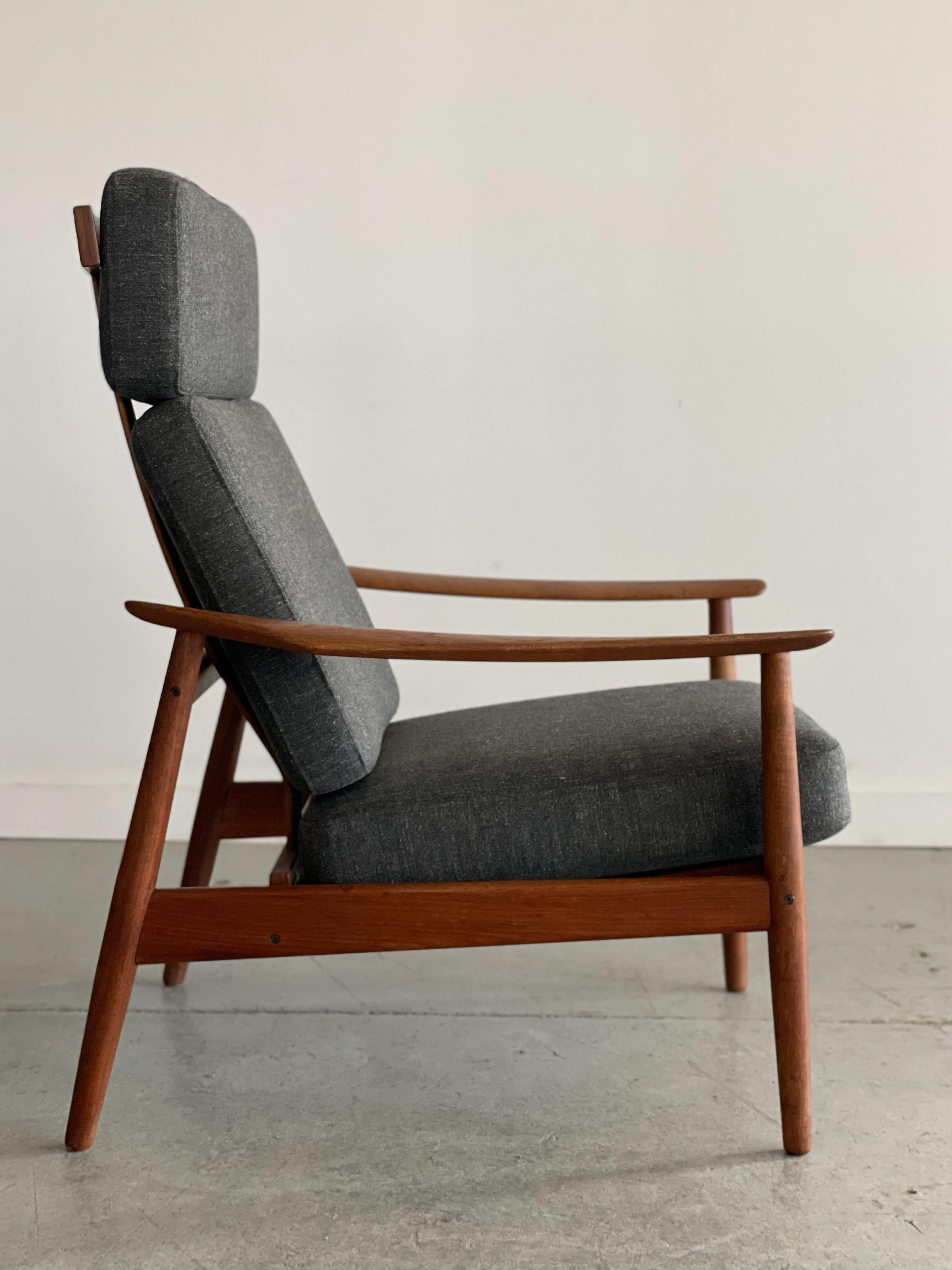 Arne Vodder Sculpted Teak Reclining Lounge Chair for France & Son For Sale 4