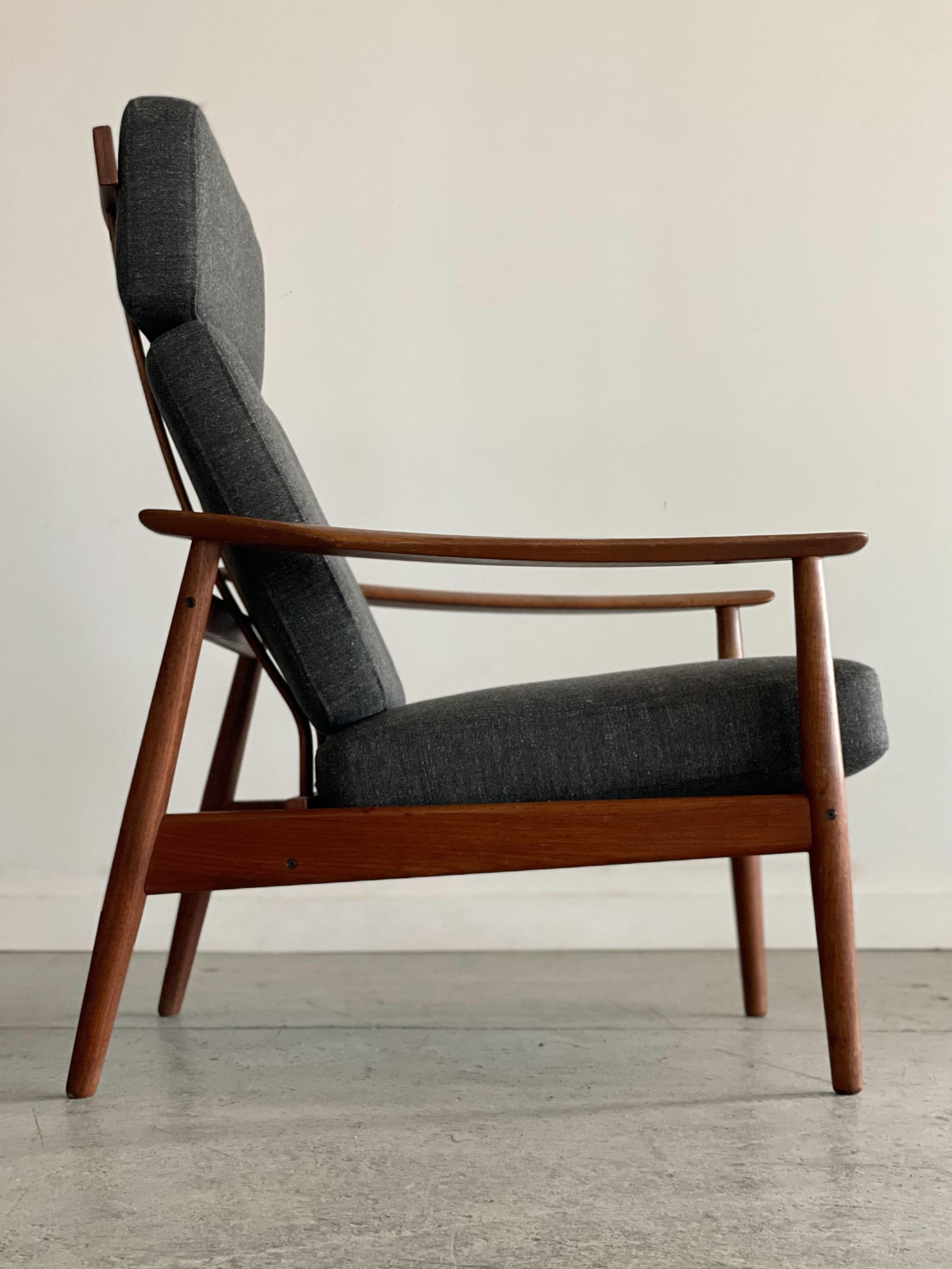 Arne Vodder Sculpted Teak Reclining Lounge Chair for France & Son For Sale 10