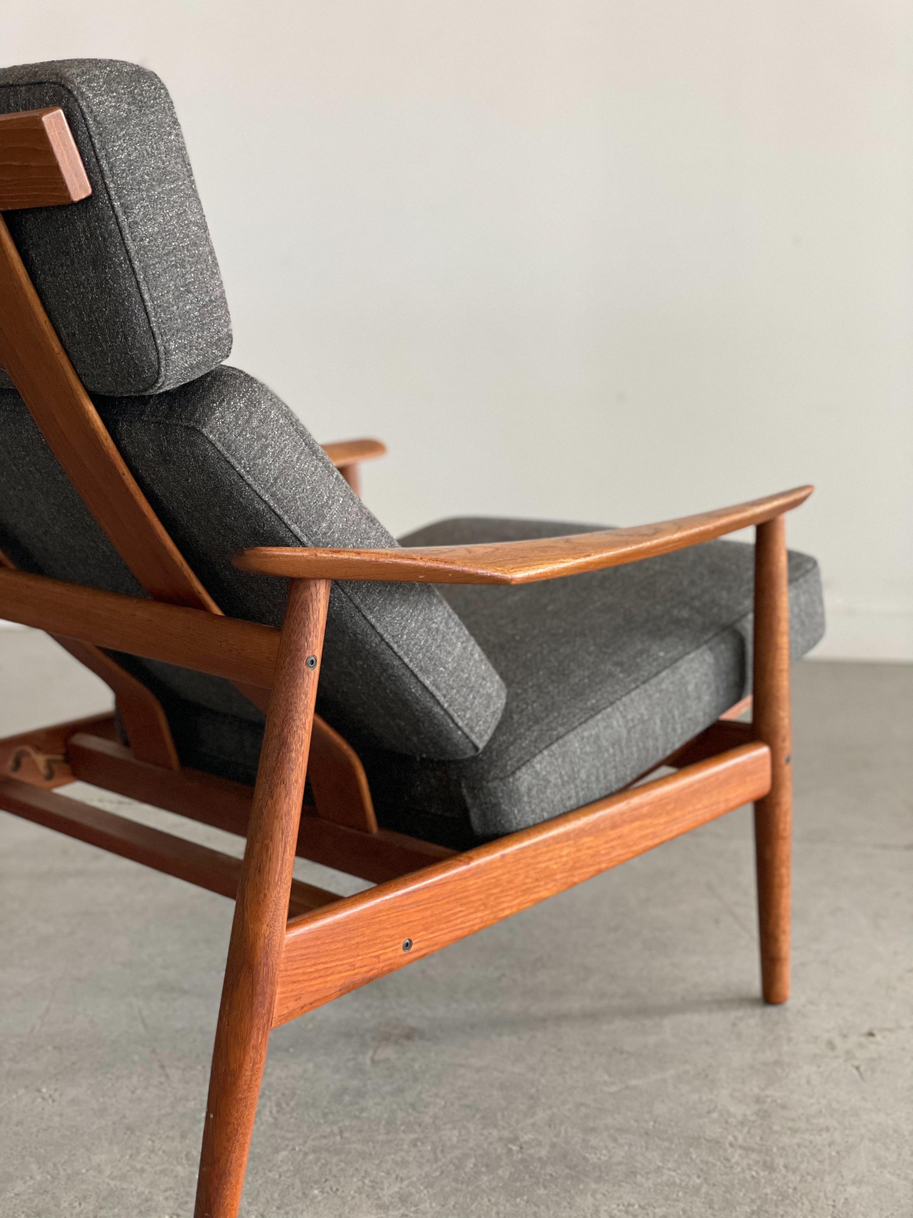 Arne Vodder Sculpted Teak Reclining Lounge Chair for France & Son For Sale 11