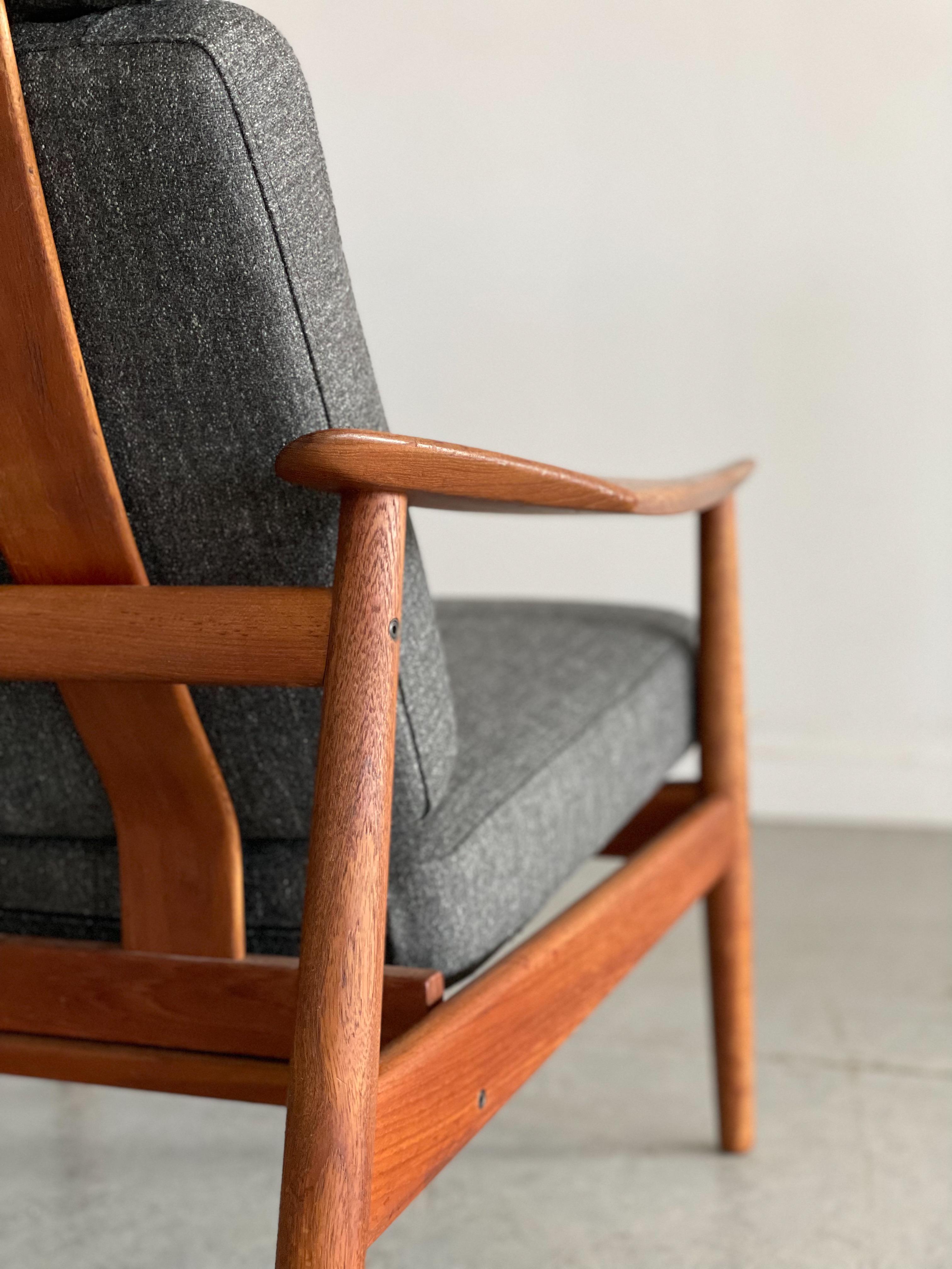 Mid-20th Century Arne Vodder Sculpted Teak Reclining Lounge Chair for France & Son For Sale