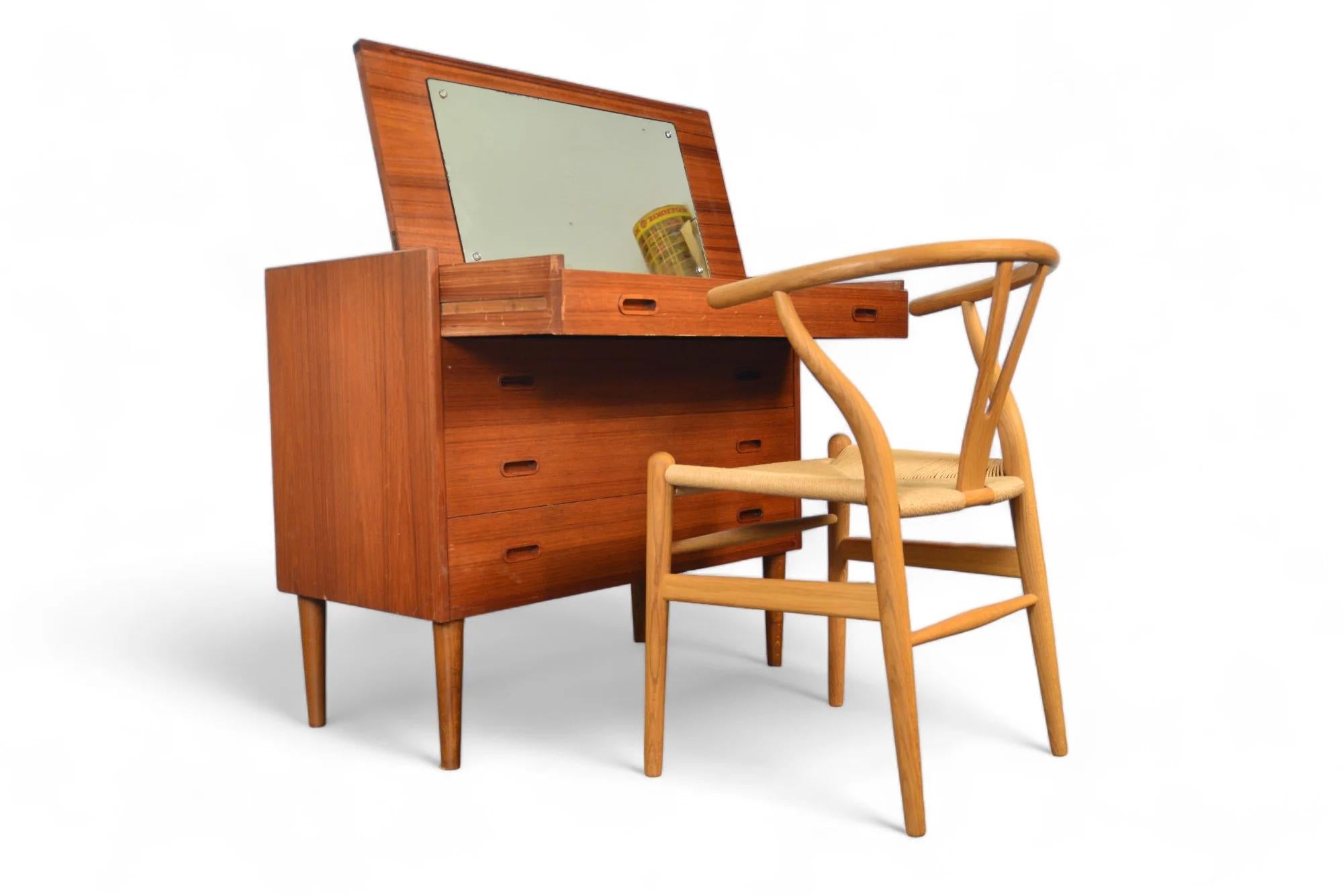 Arne Vodder Secretary / Vanity / Dresser In Teak For Sale 5