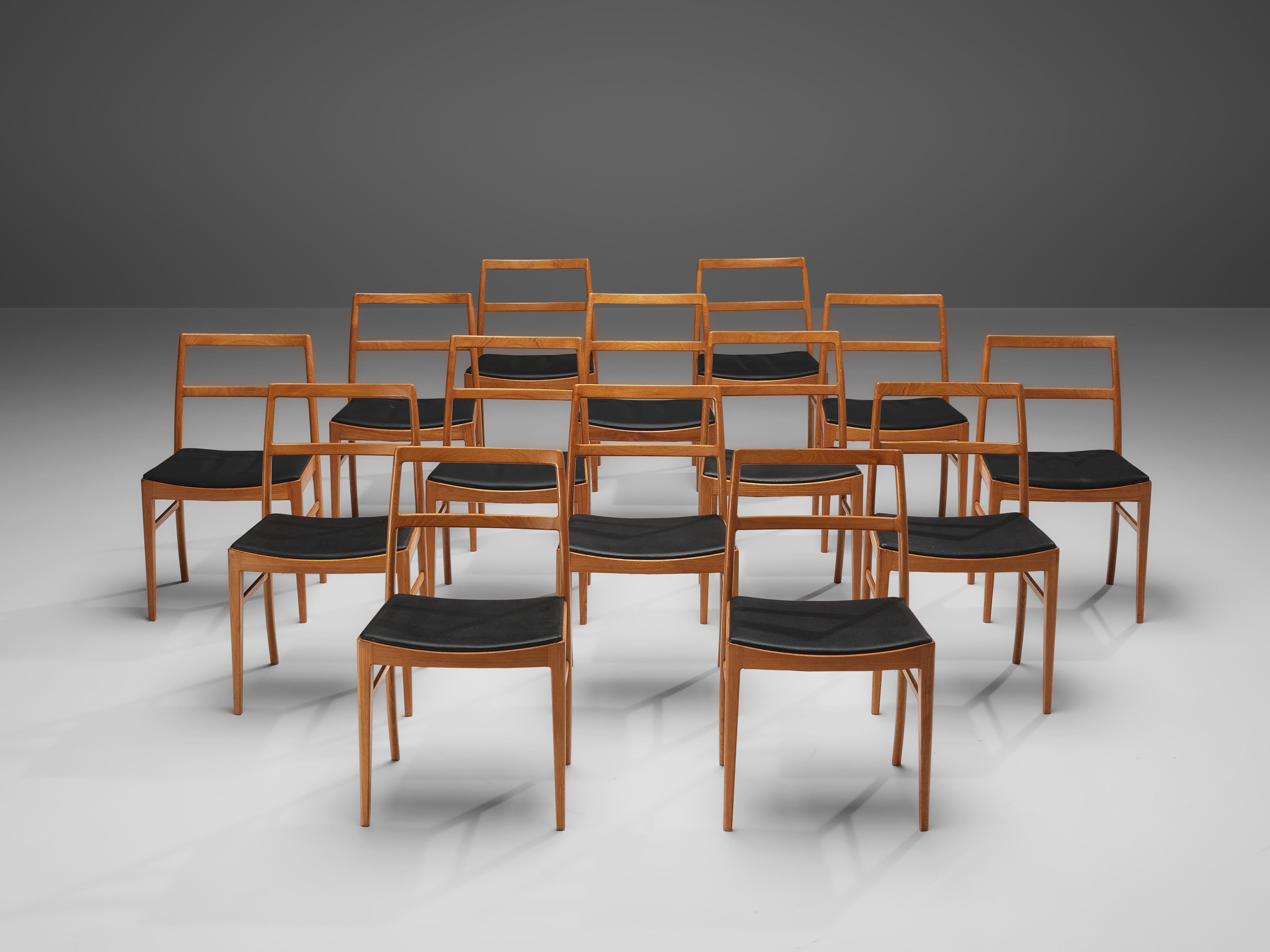 Arne Vodder for Sibast Møbler, set of fourteen dining chairs model 430, teak, leather, Denmark, 1960s. 

The basic and linear design gives these chairs a feel of lightness. The wood joints and rounded edges show great craftsmanship and attention to