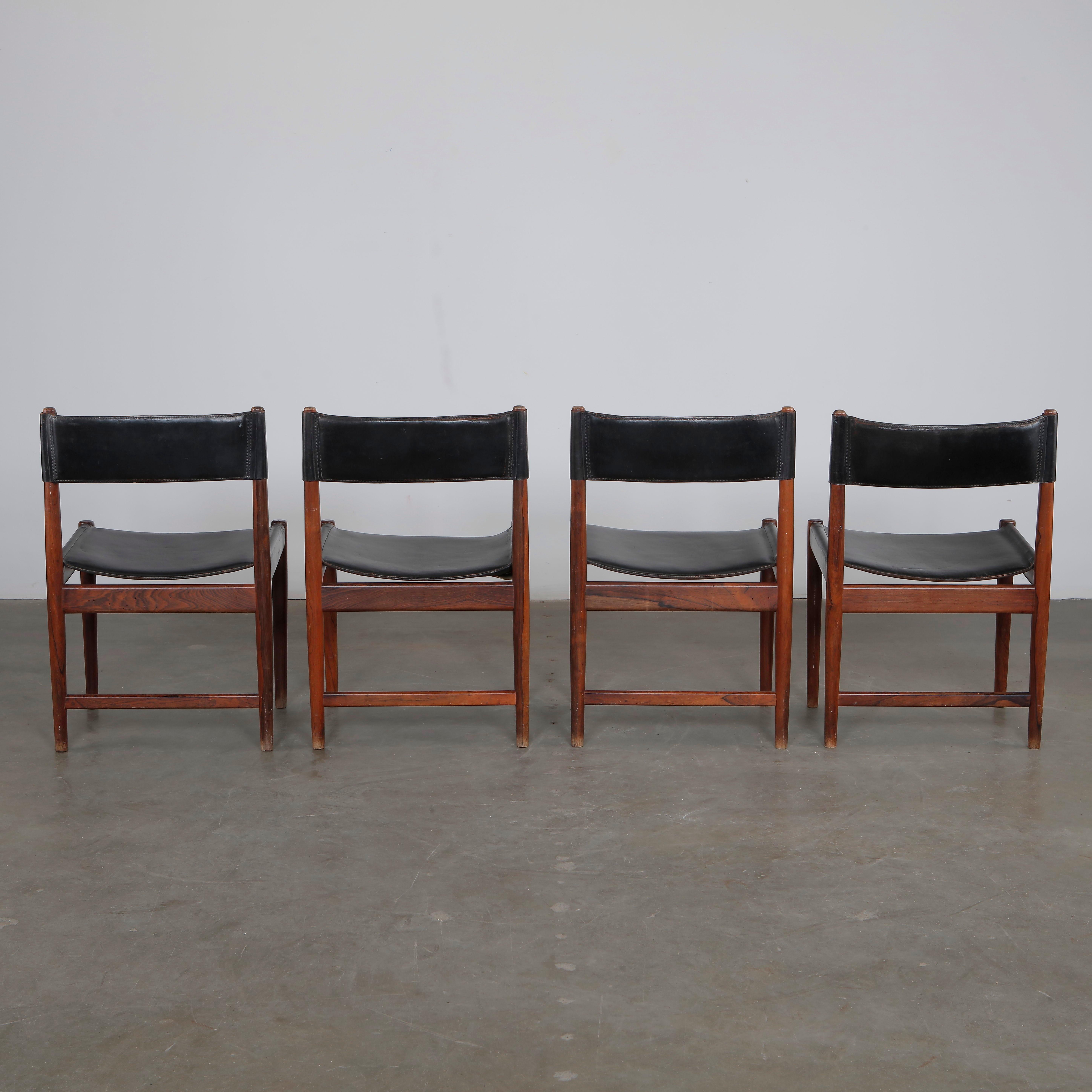 Arne Vodder, Juego de cuatro sillas de palisandro y cuero para Sibast, estampado, años 60 en Bueno estado para la venta en Gardena, CA