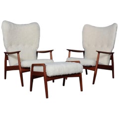 Arne Vodder Set of Lounge Chairs and Ottoman in Sheepskin
