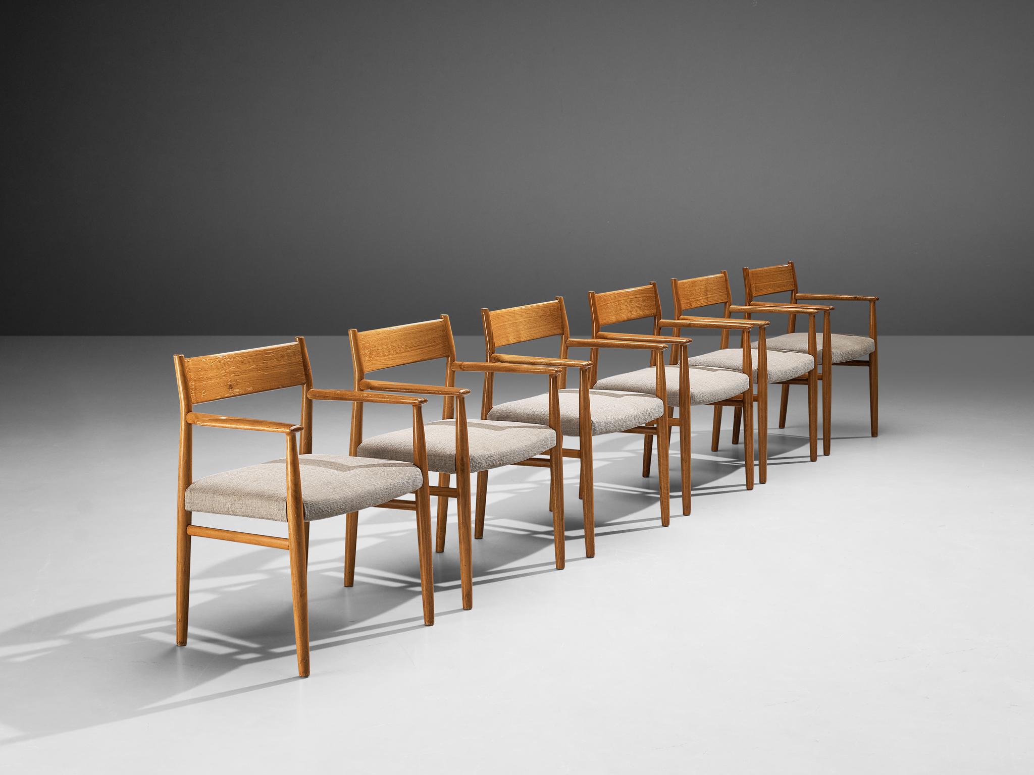 Milieu du XXe siècle Arne Vodder Ensemble de six chaises de salle à manger en noyer et tapisserie grise en vente