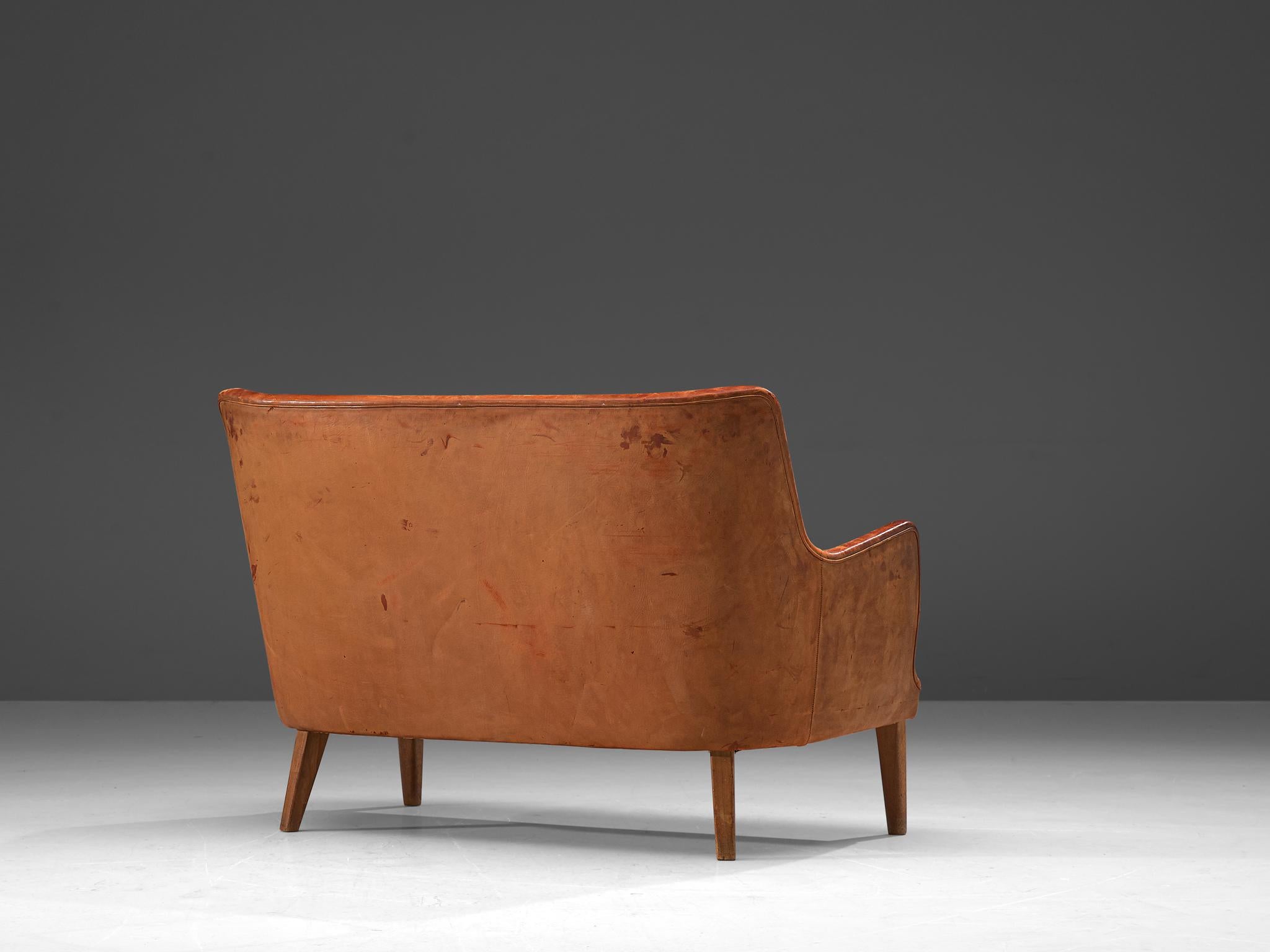Arne Vodder Settee in Patinated Cognac Leather In Good Condition In Waalwijk, NL