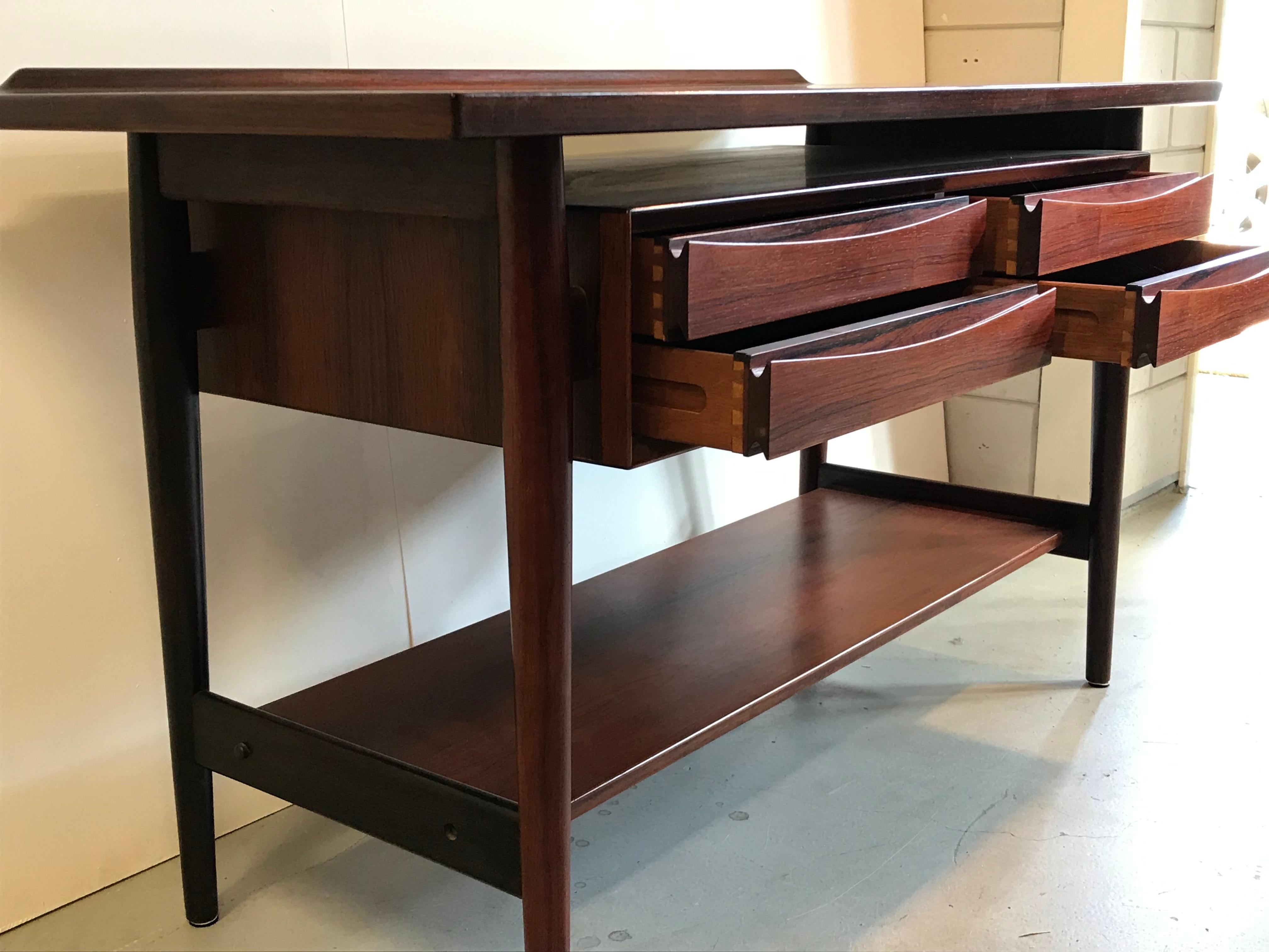 Metà XX secolo Console in palissandro Arne Vodder Sibast in vendita
