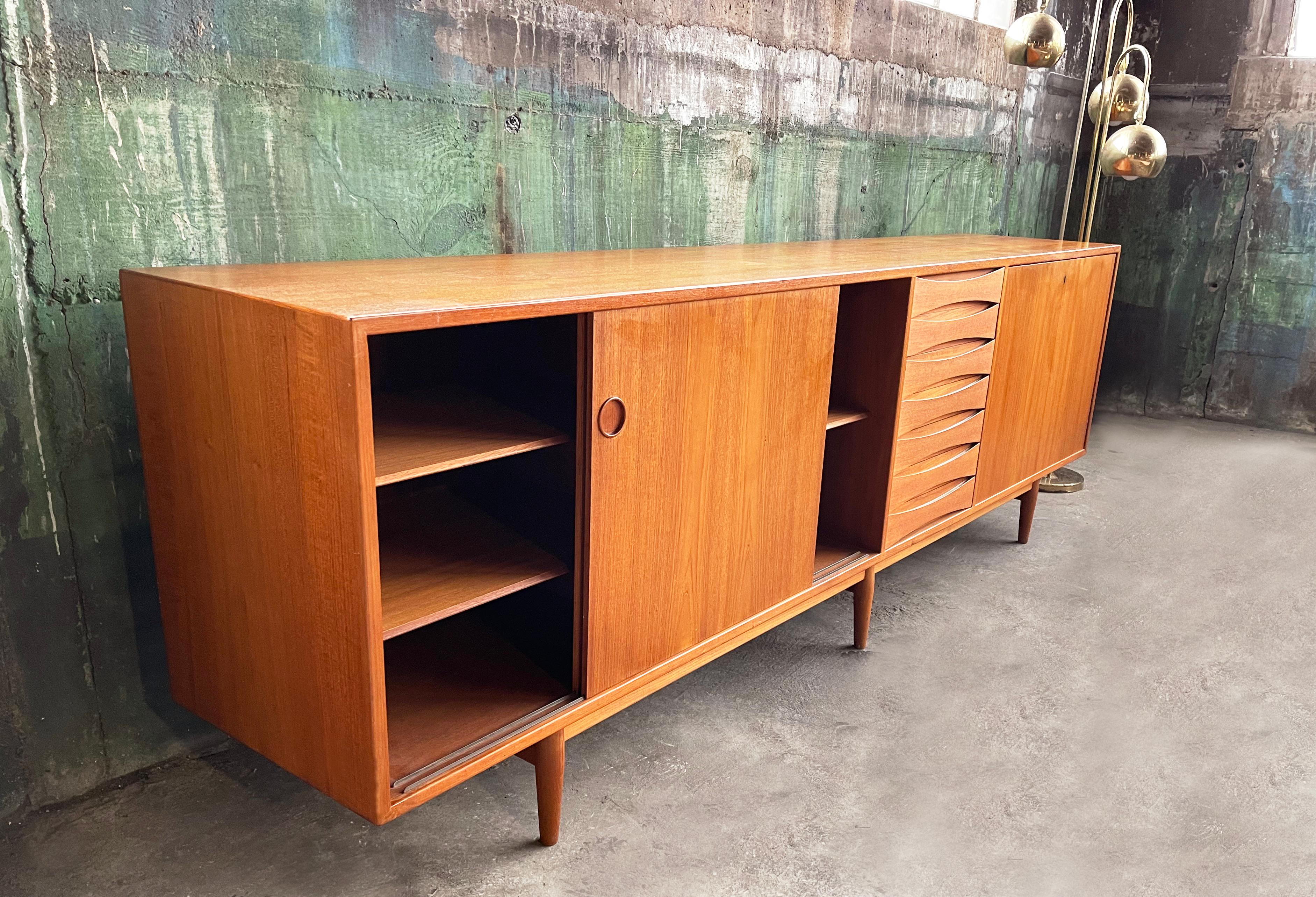 Arne Vodder Sideboard Credenza Model 29a, Produced by Sibast, 1950s Denmark For Sale 2