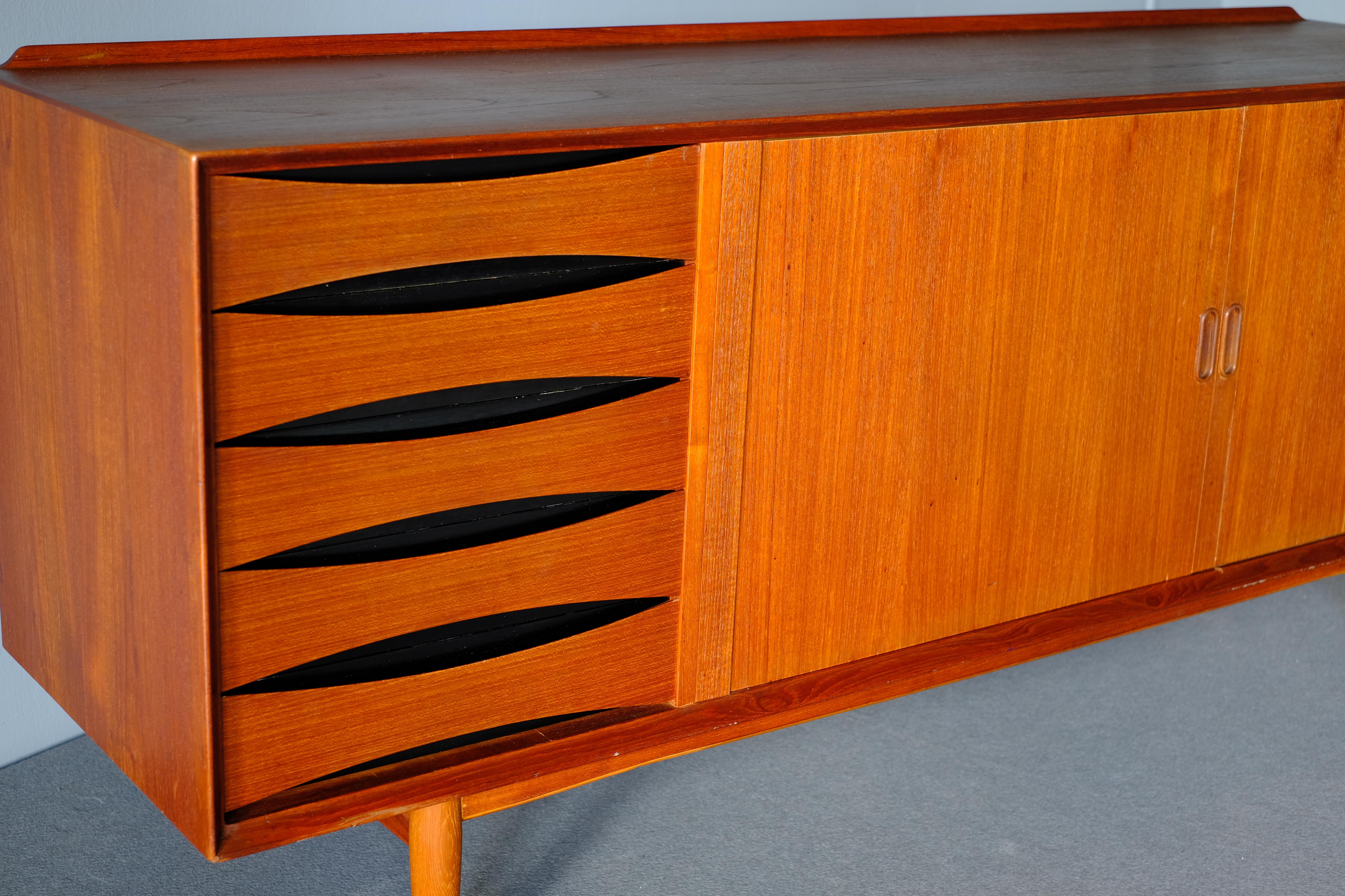 Teak Arne Vodder Sideboard