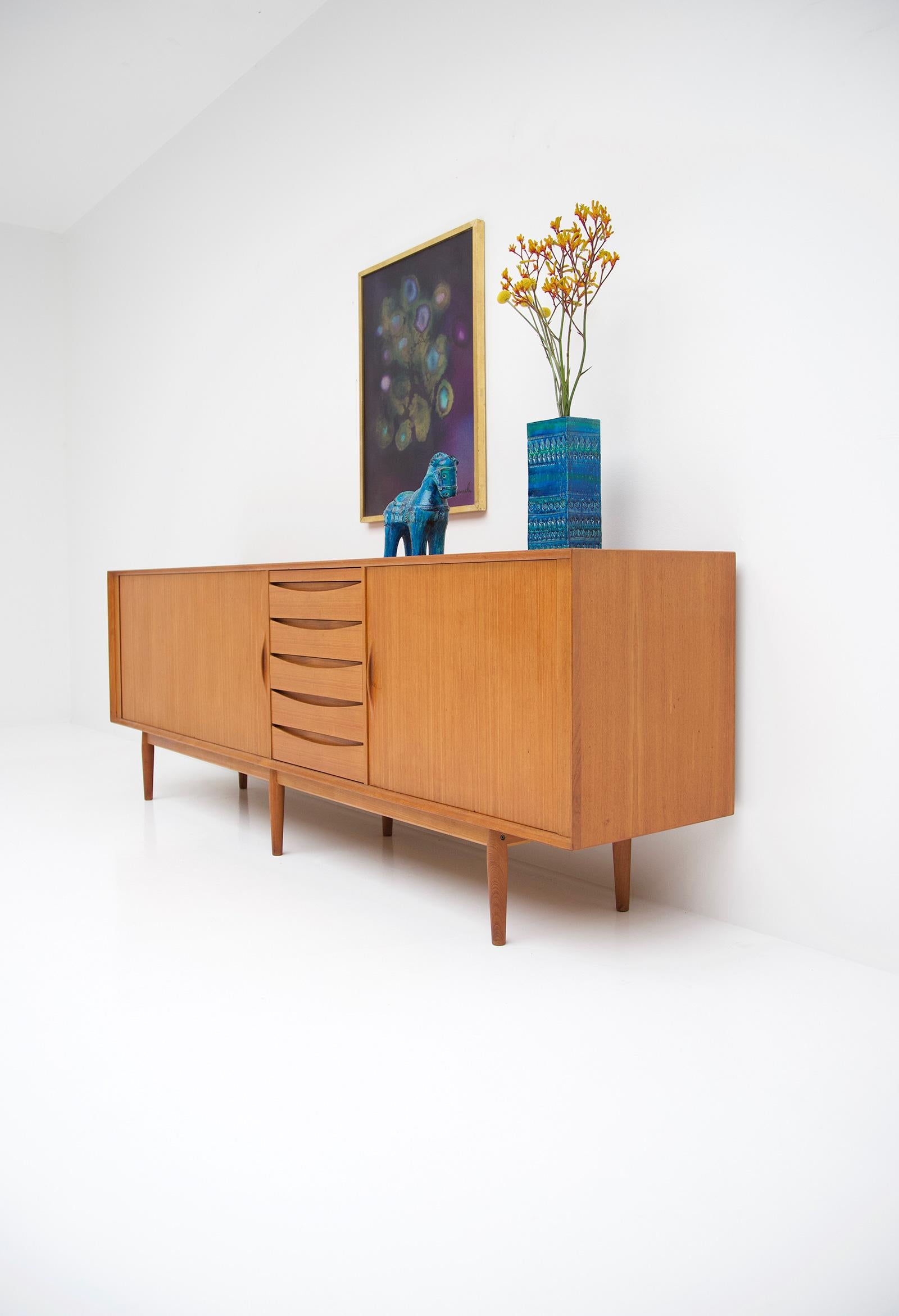 Arne Vodder sideboard for Sibast 3