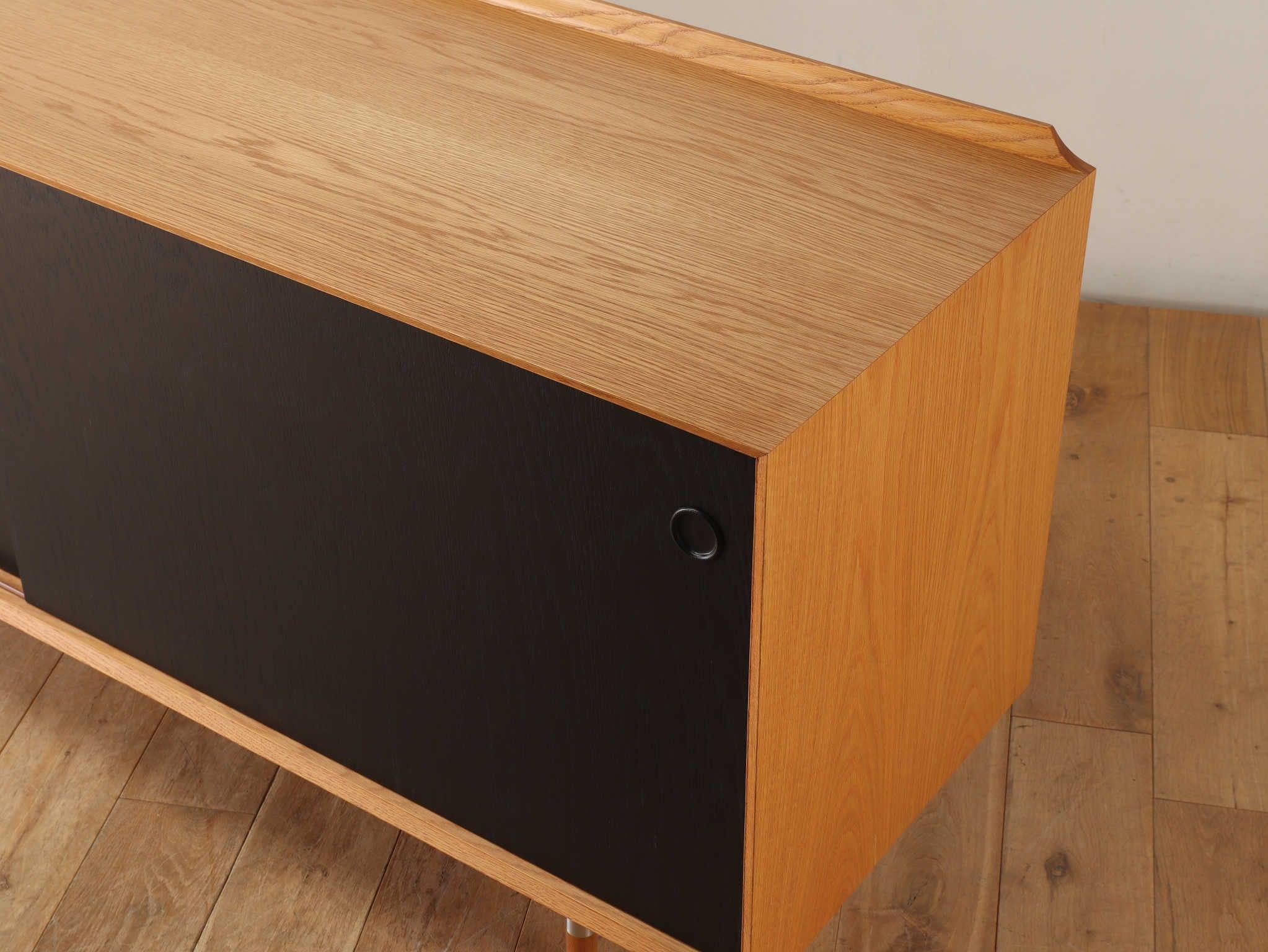 Credenza Arne Vodder in Oak con ante reversibili in vendita 3