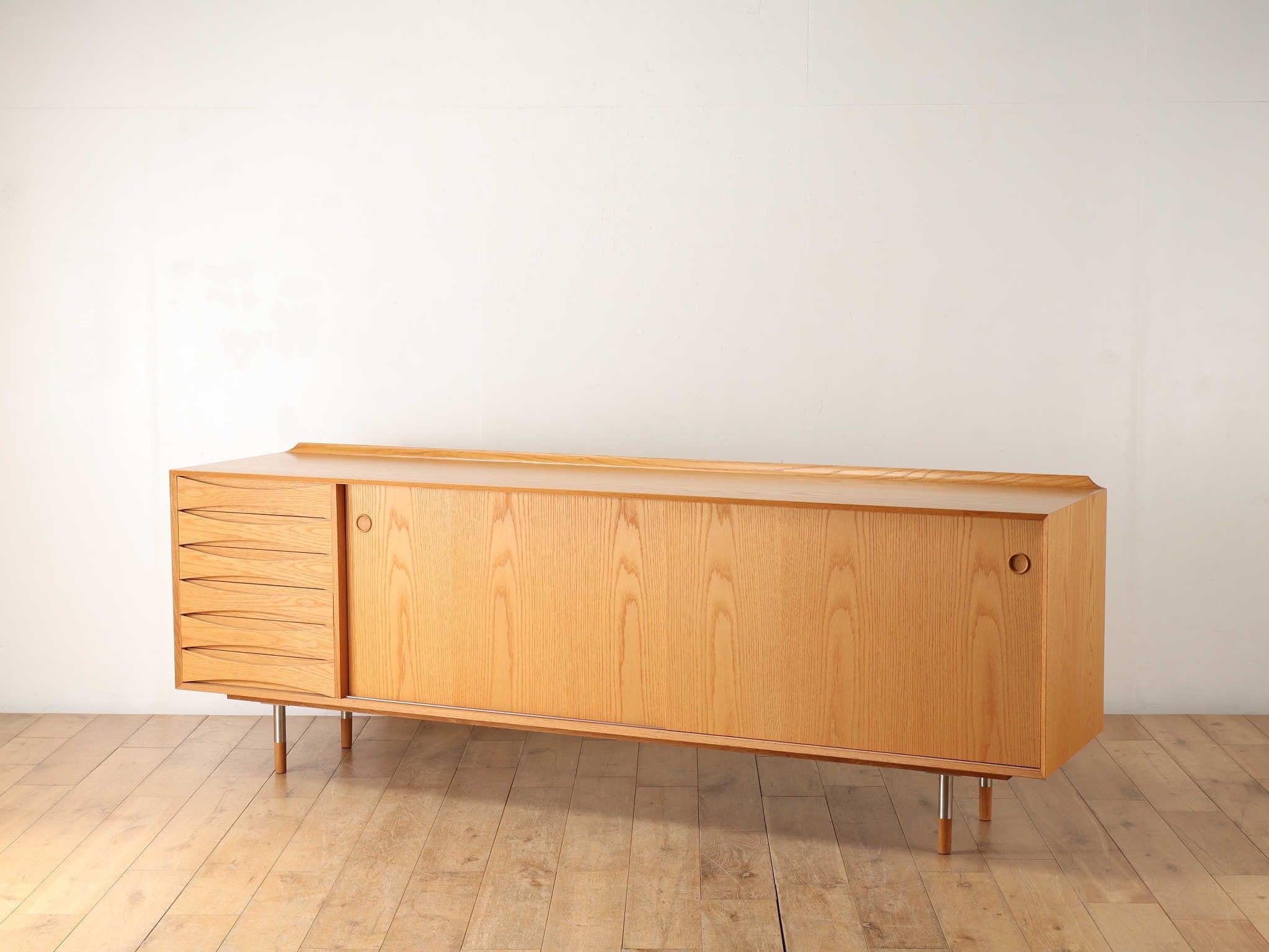 Danese Credenza Arne Vodder in Oak con ante reversibili in vendita