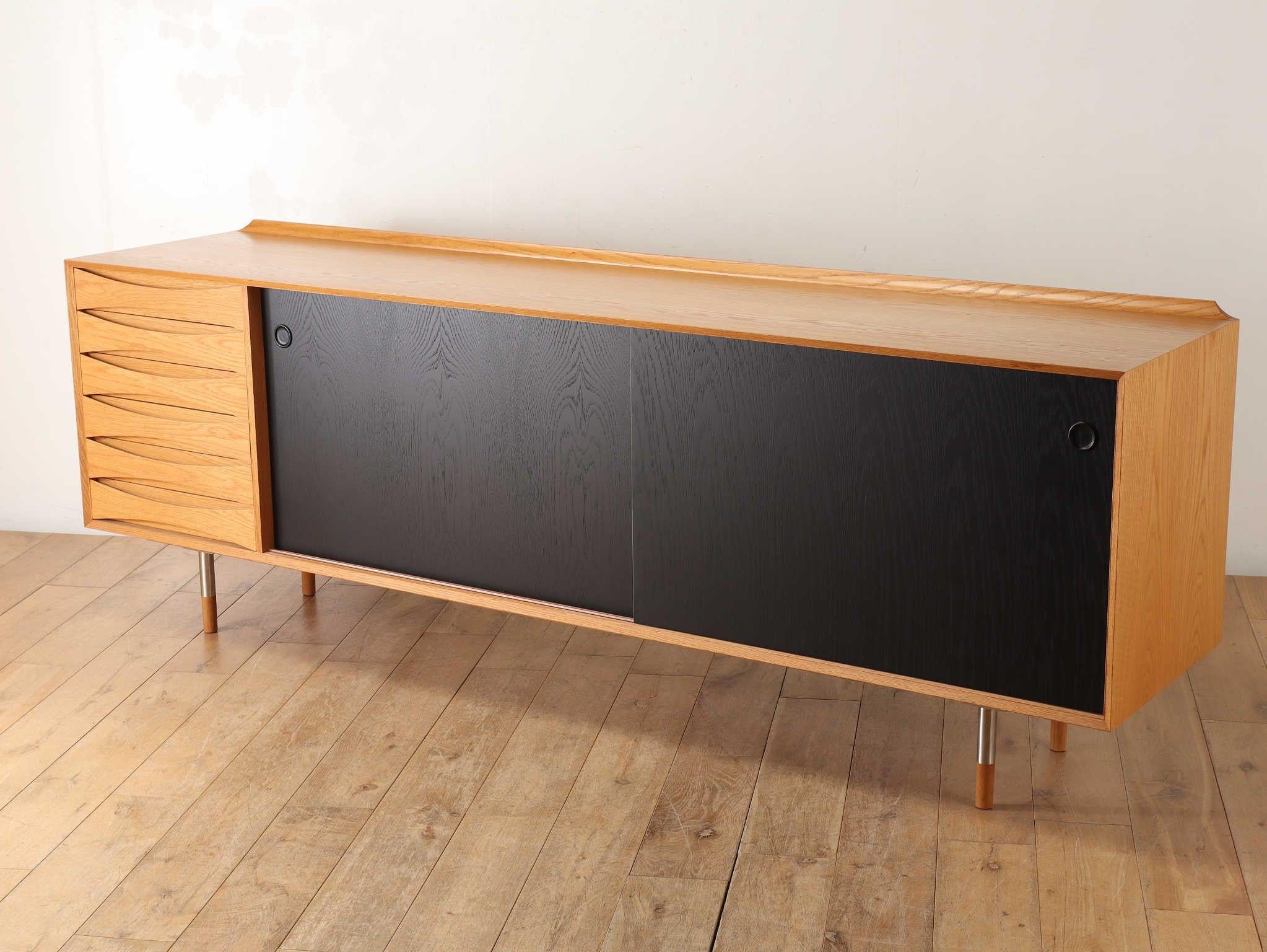 Acciaio Credenza Arne Vodder in Oak con ante reversibili in vendita