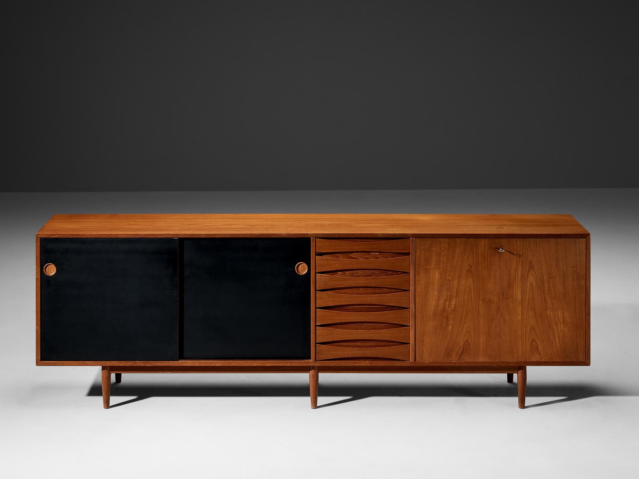 Credenza Arne Vodder in teak con ante reversibili in vendita 1
