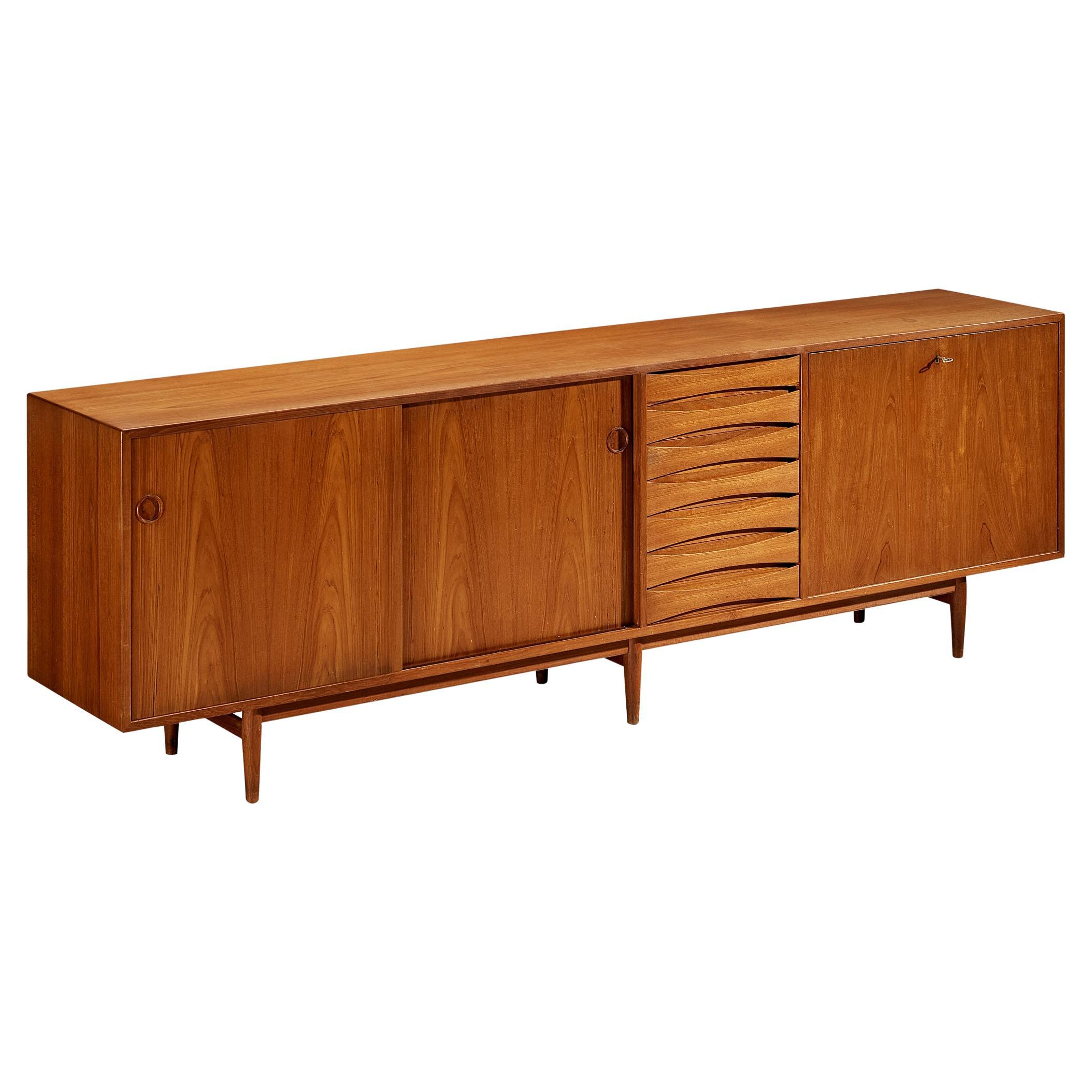 Arne Vodder Sideboard aus Teakholz mit Wende-Türen 