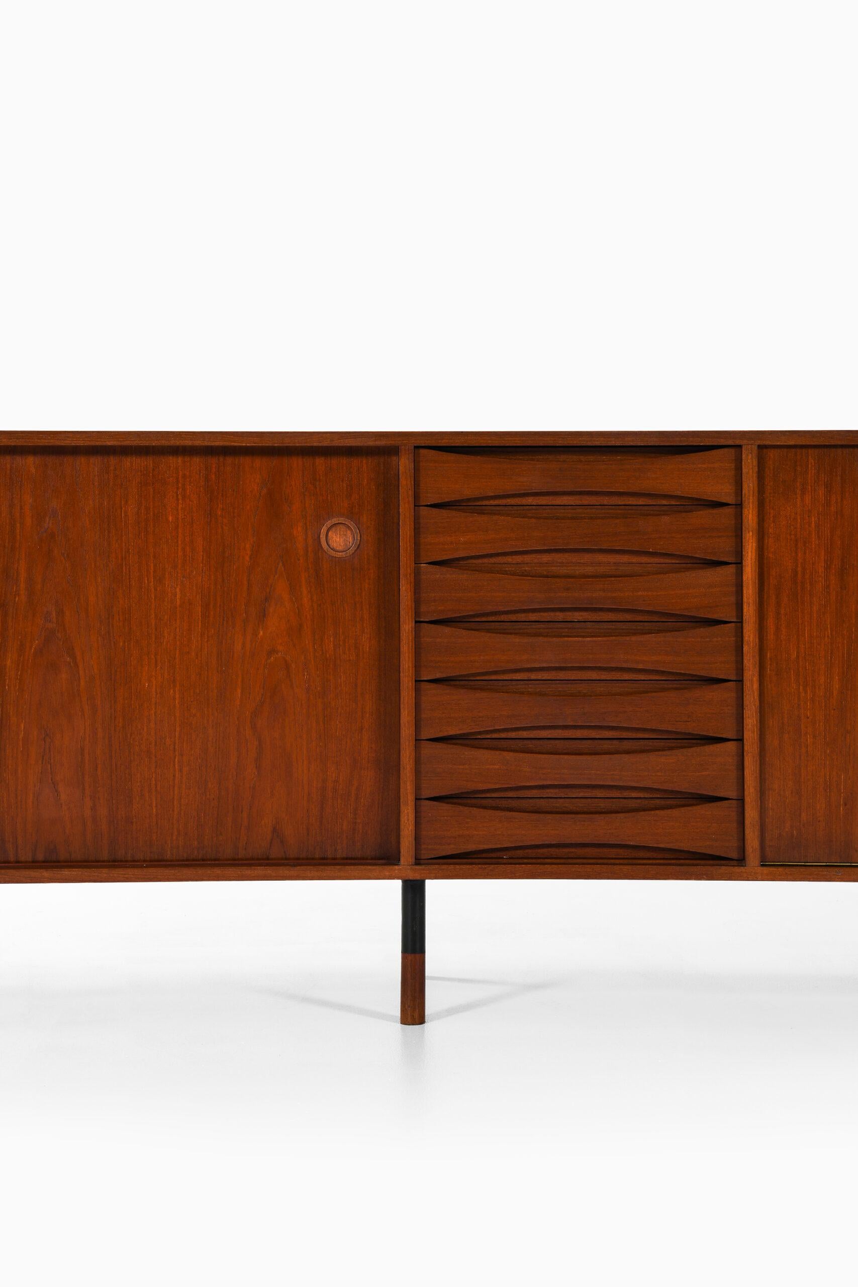 Rare and early sideboard model 29A designed by Arne Vodder. Produced by Sibast in Denmark.