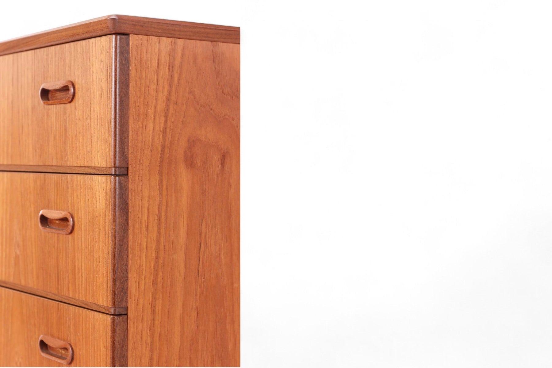 Arne Vodder Cassettone in teak a sei cassetti In condizioni buone in vendita a Berkeley, CA