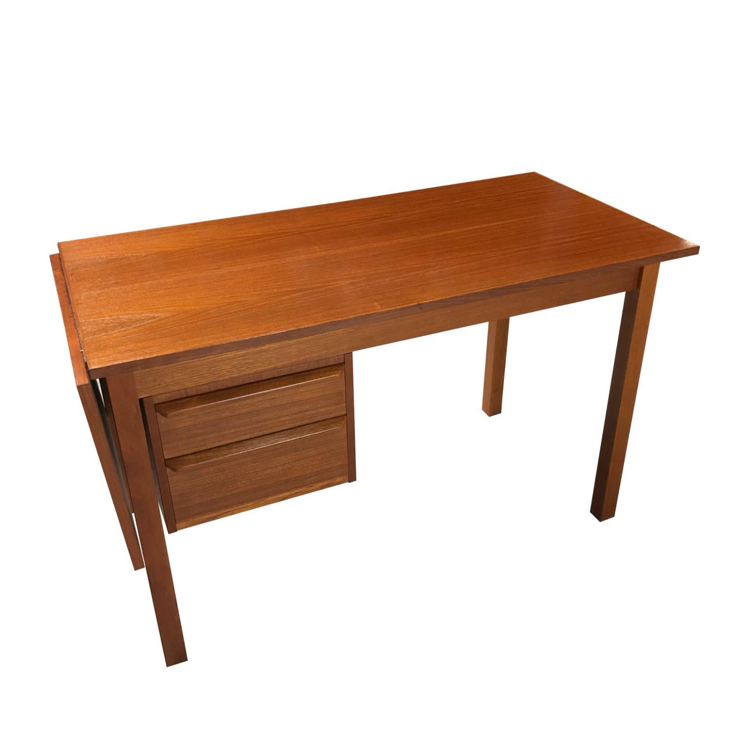Arne Vodder Style Danish Teak Desk with Sliding Drop-Leaf Top In Good Condition In Chattanooga, TN