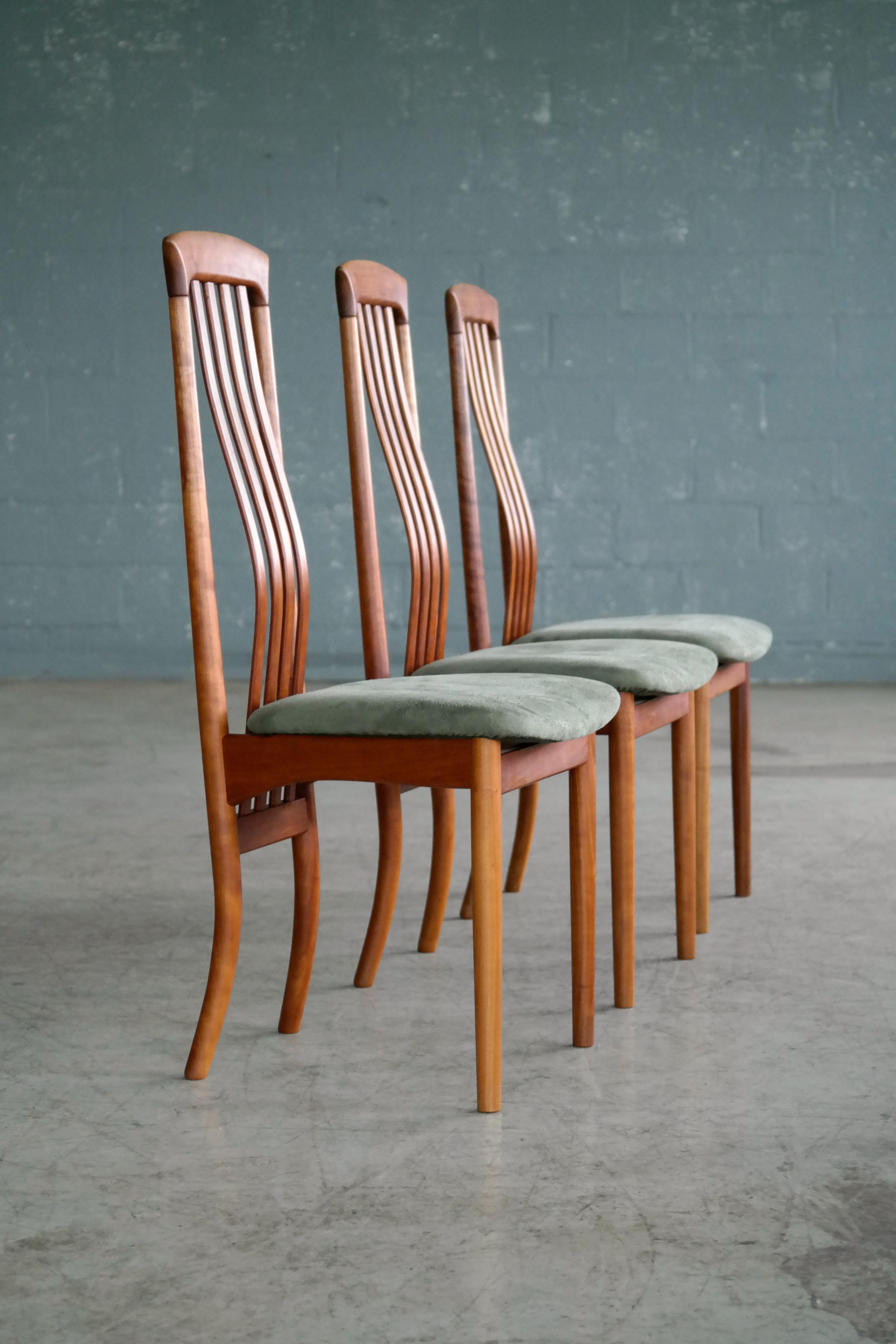 Arne Vodder Style Highback Danish Mid-Century Dining Chairs by Sibast Mobler In Good Condition In Bridgeport, CT