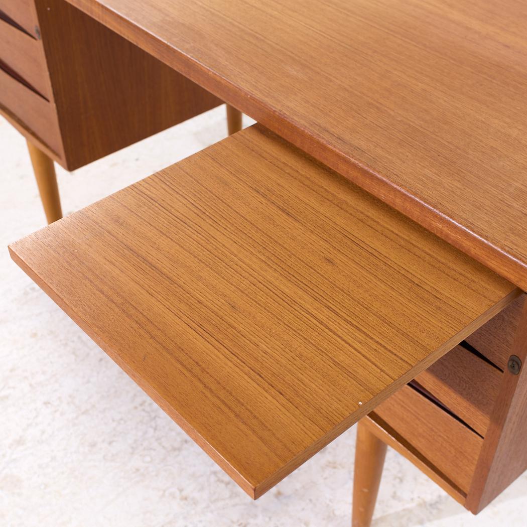 Arne Vodder Style Mid Century Danish Teak Desk For Sale 7
