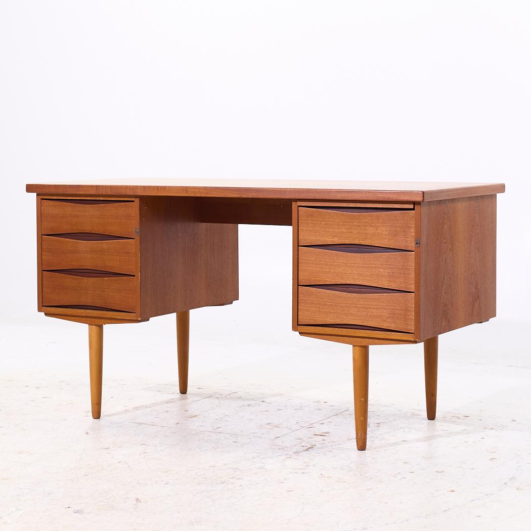 Mid-Century Modern Arne Vodder Style Mid Century Danish Teak Desk For Sale