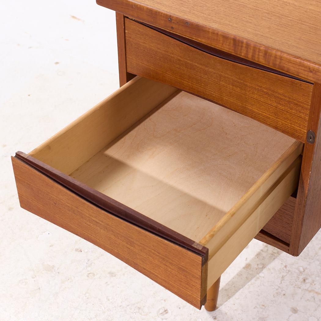 Arne Vodder Style Mid Century Danish Teak Desk For Sale 4