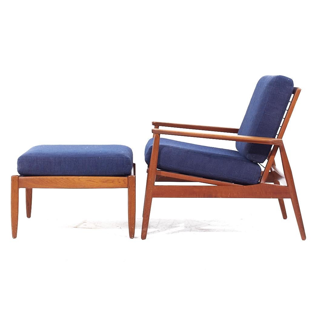 Arne Vodder Style Mid Century Danish Teak Lounge Chairs and Ottoman - Pair For Sale 5