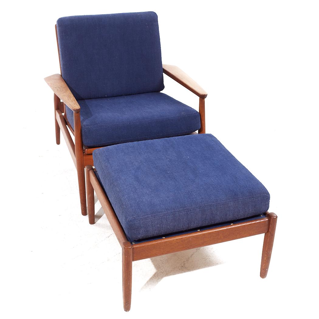 Paire de fauteuils de salon et pouf danois en teck du milieu du siècle dernier, style Arne Vodder en vente 5