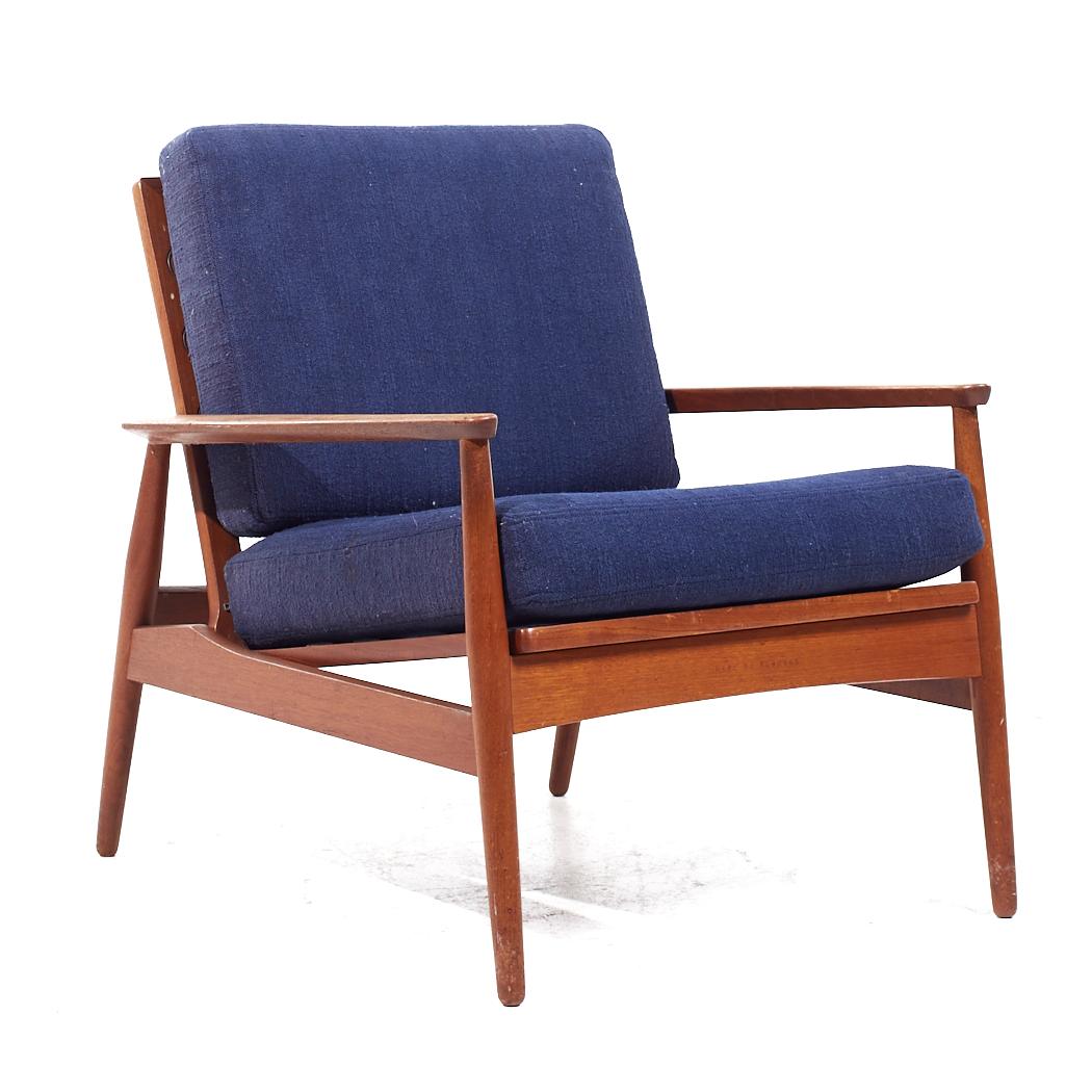 Arne Vodder Style Mid Century Danish Teak Lounge Chairs and Ottoman - Pair For Sale 7
