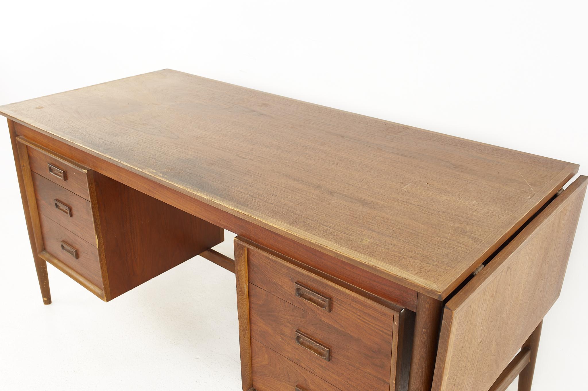 Arne Vodder Style Mid Century Danish Walnut Desk 2