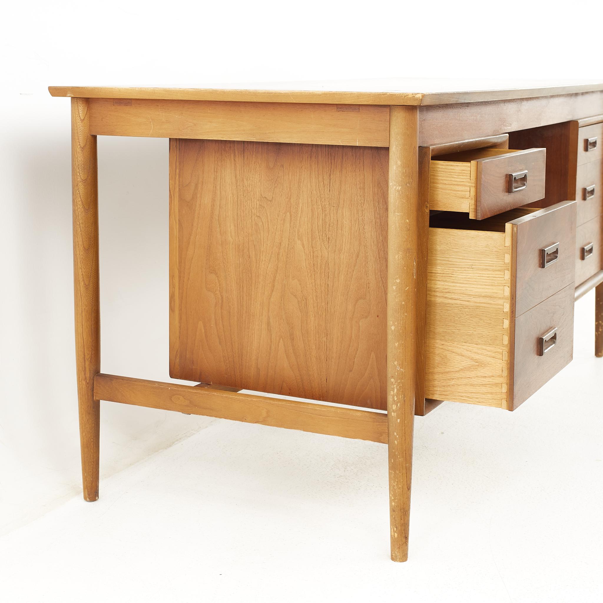 Arne Vodder Style Mid Century Danish Walnut Desk 3