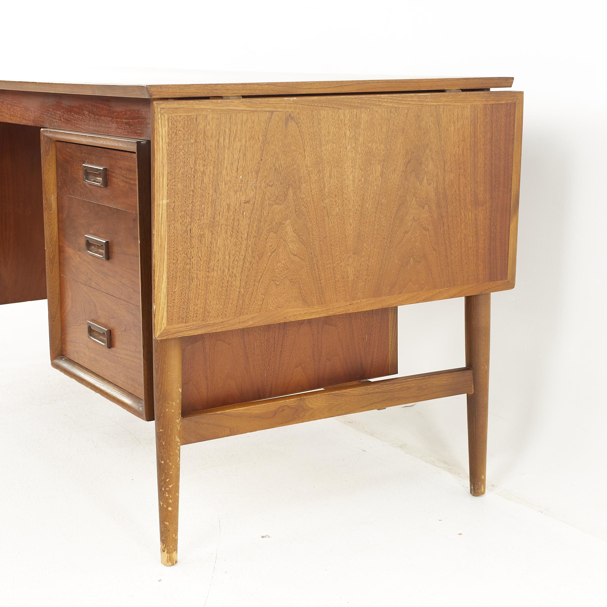 Arne Vodder Style Mid Century Danish Walnut Desk 4