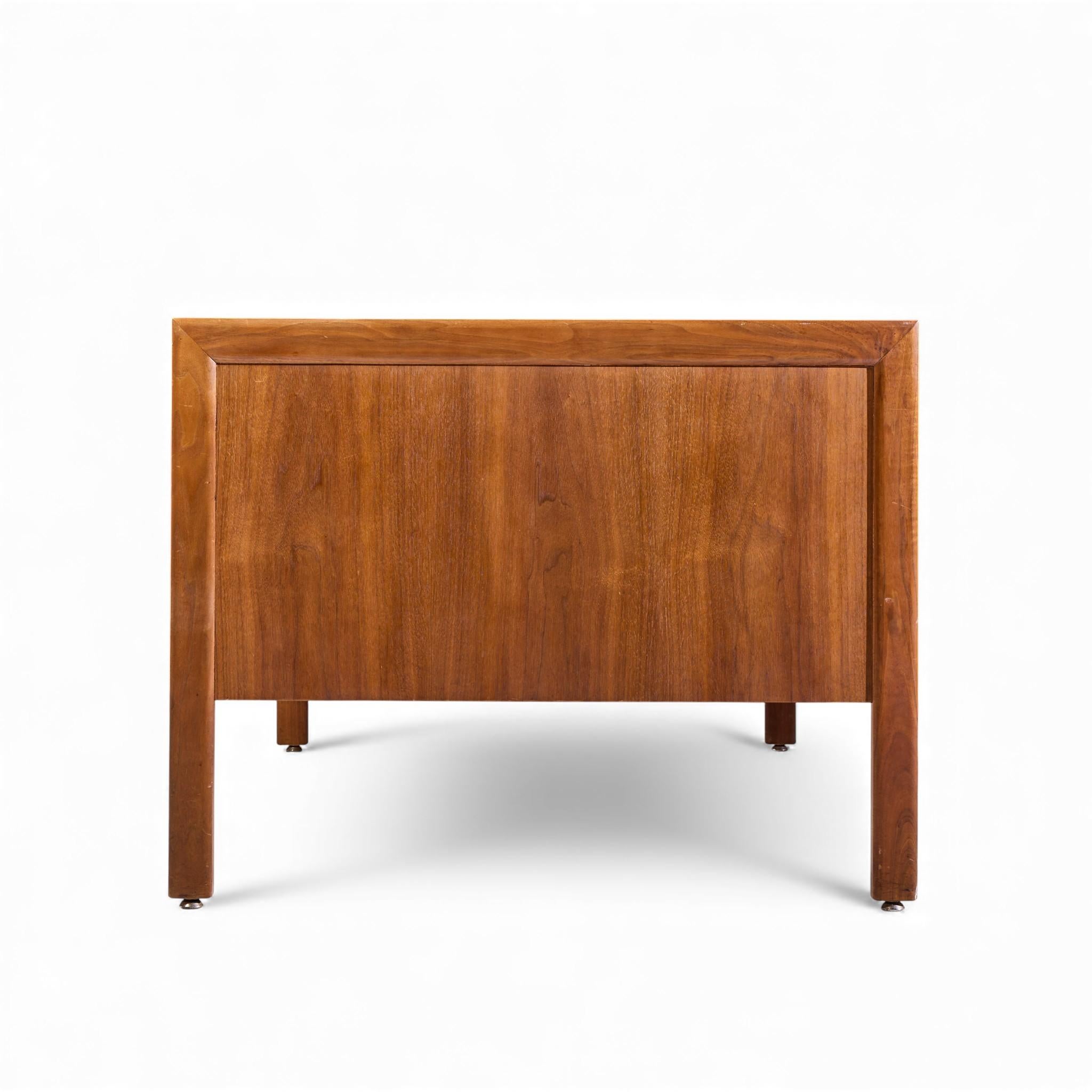 XX secolo Arne Vodder Style Mid Century Teak Executive Desk in vendita