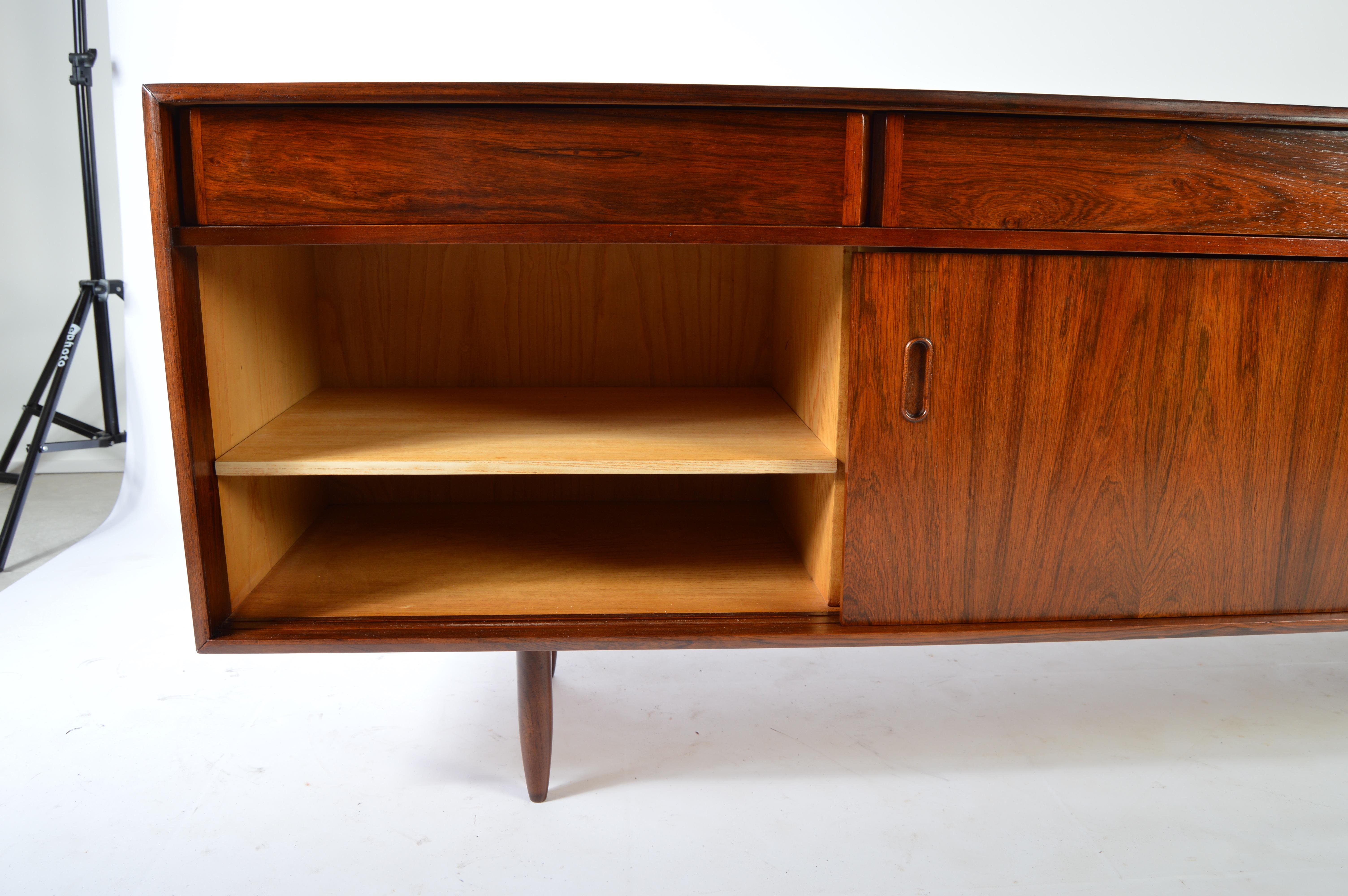 Arne Vodder Style Rosewood Credenza In Good Condition In Southampton, NJ