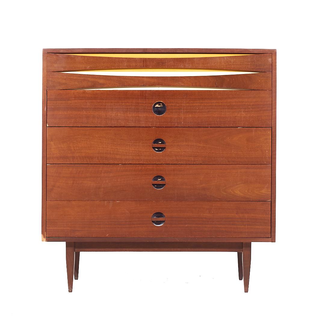 Commode haute en noyer de style Arne Vodder West Michigan Furniture Mid Century

Cette table haute mesure : 40 large x 17 profond x 42.25 pouces de haut

Tous les meubles peuvent être achetés dans ce que nous appelons un état vintage restauré. Cela