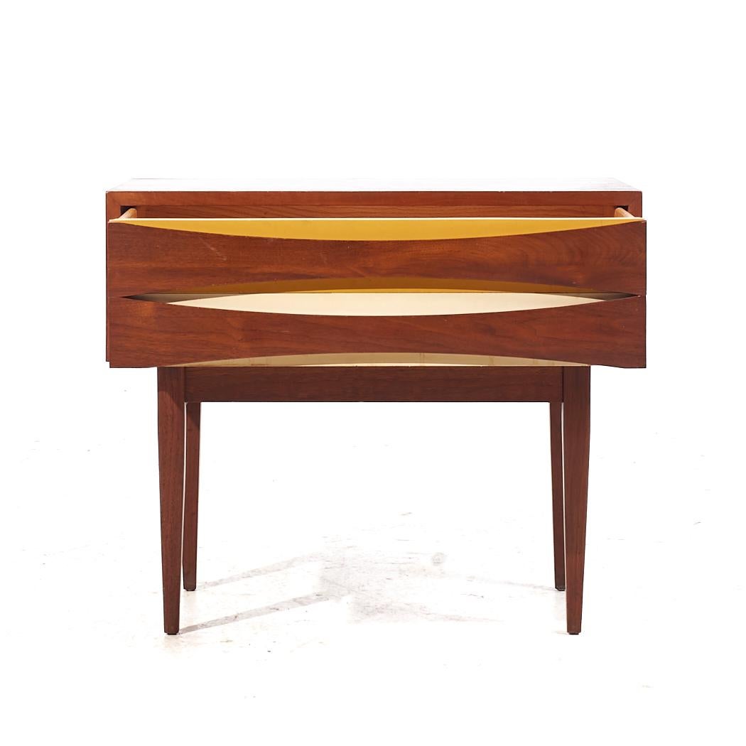 Arne Vodder Style West Michigan Furniture Walnut Nightstands - Pair For Sale 5