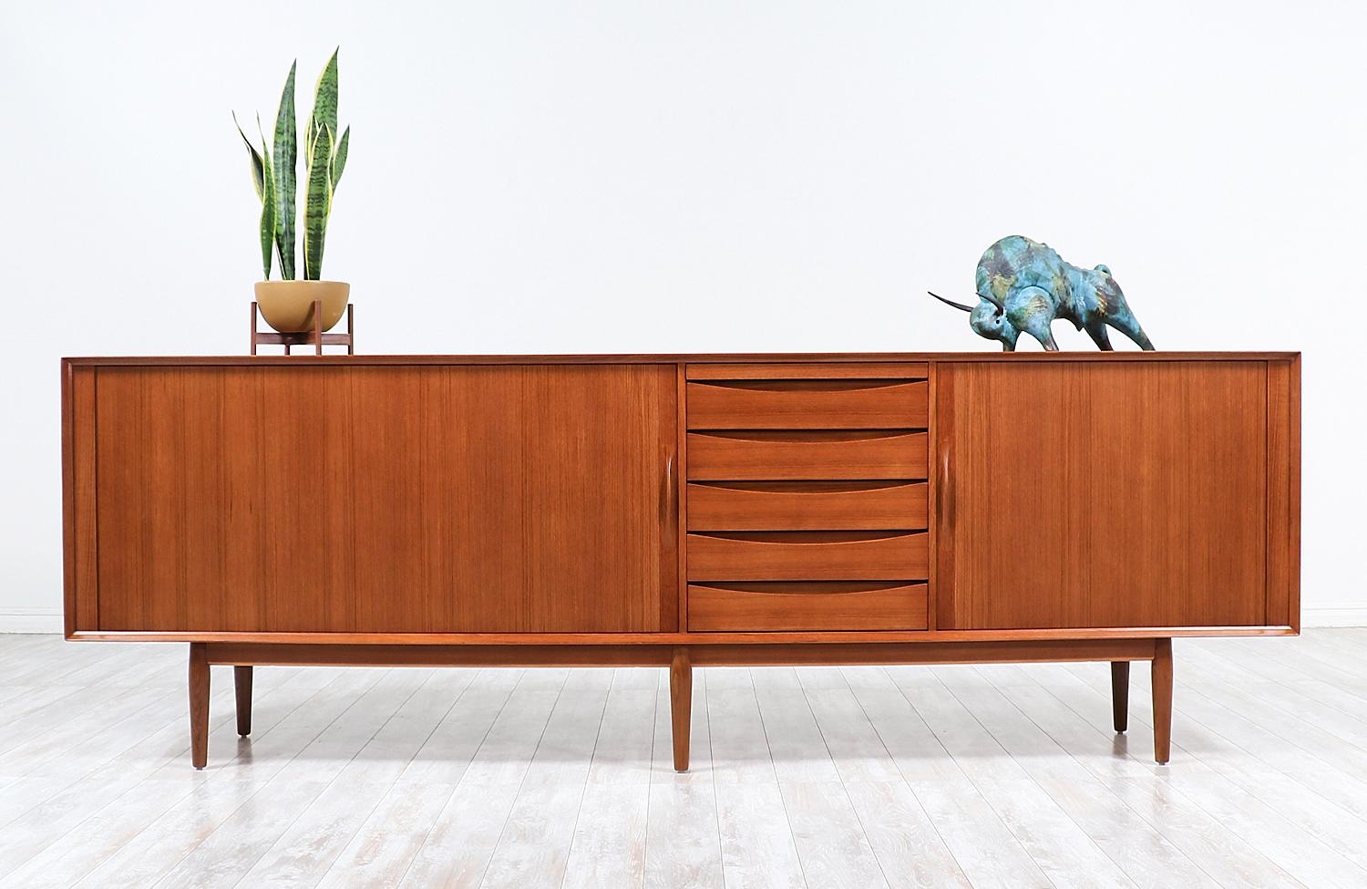 Arne Vodder tambour-door teak credenza for Sibast Møbler.