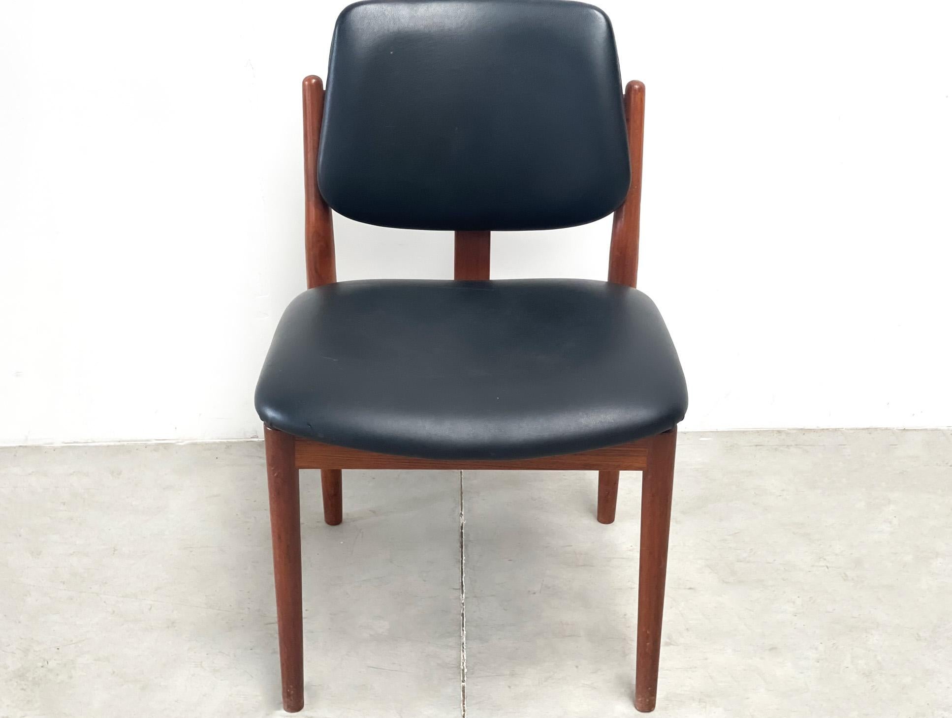 Arne Vodder teak and leather (desk) chair In Good Condition For Sale In Nijlen, VAN