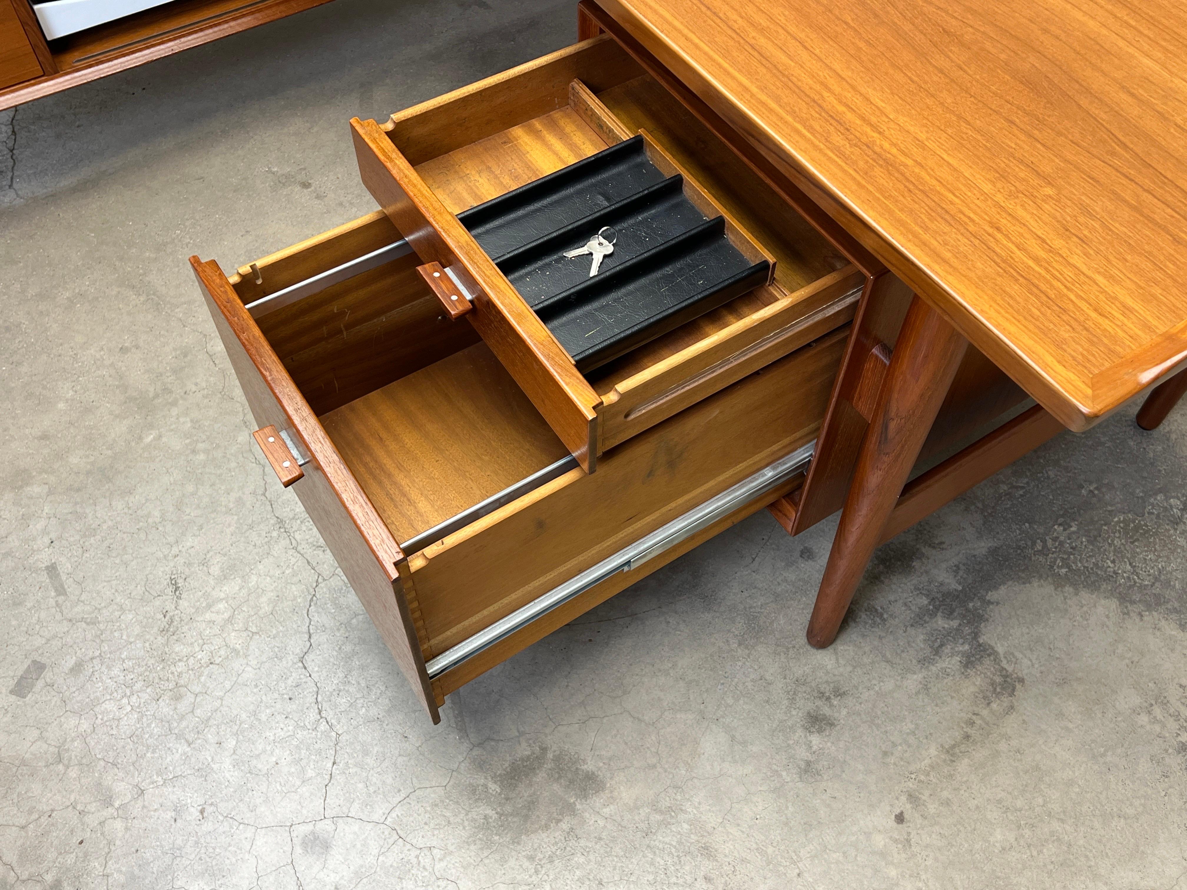 Scrivania in teak di Arne Vodder per Sibast in vendita 5